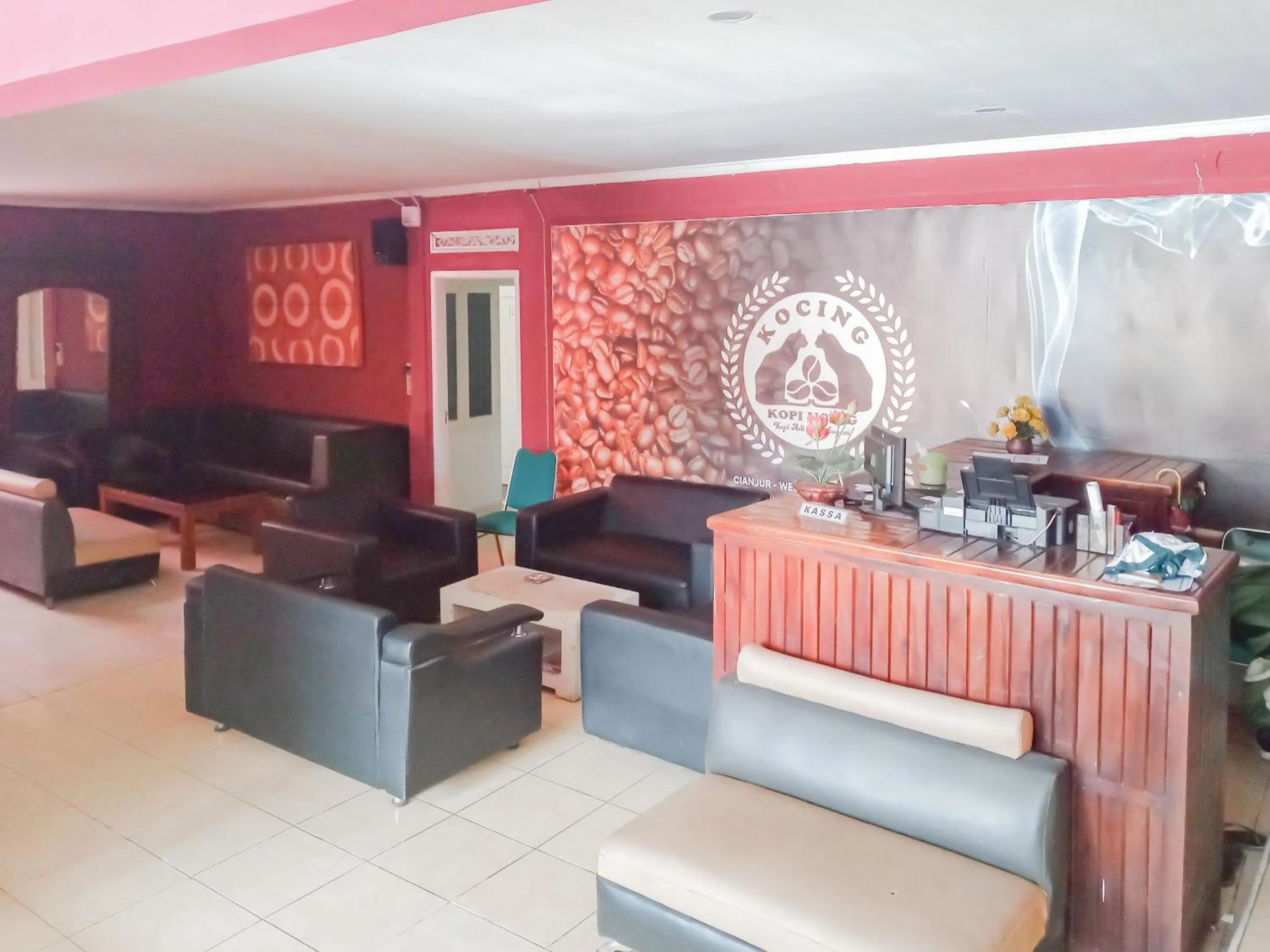 Lobby or reception in Urbanview Hotel Rio Life House Cianjur by RedDoorz