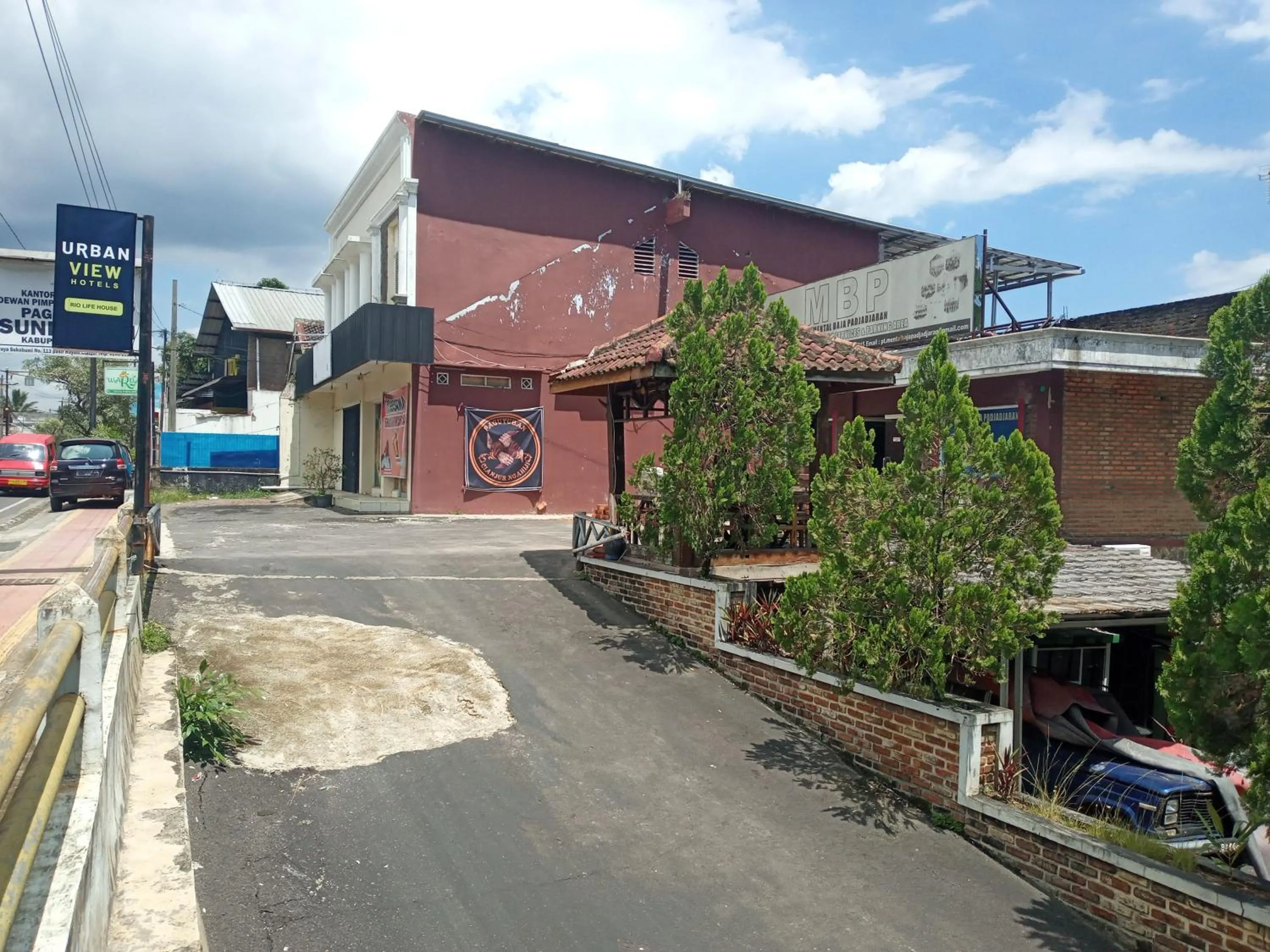 Property building in Urbanview Hotel Rio Life House Cianjur by RedDoorz