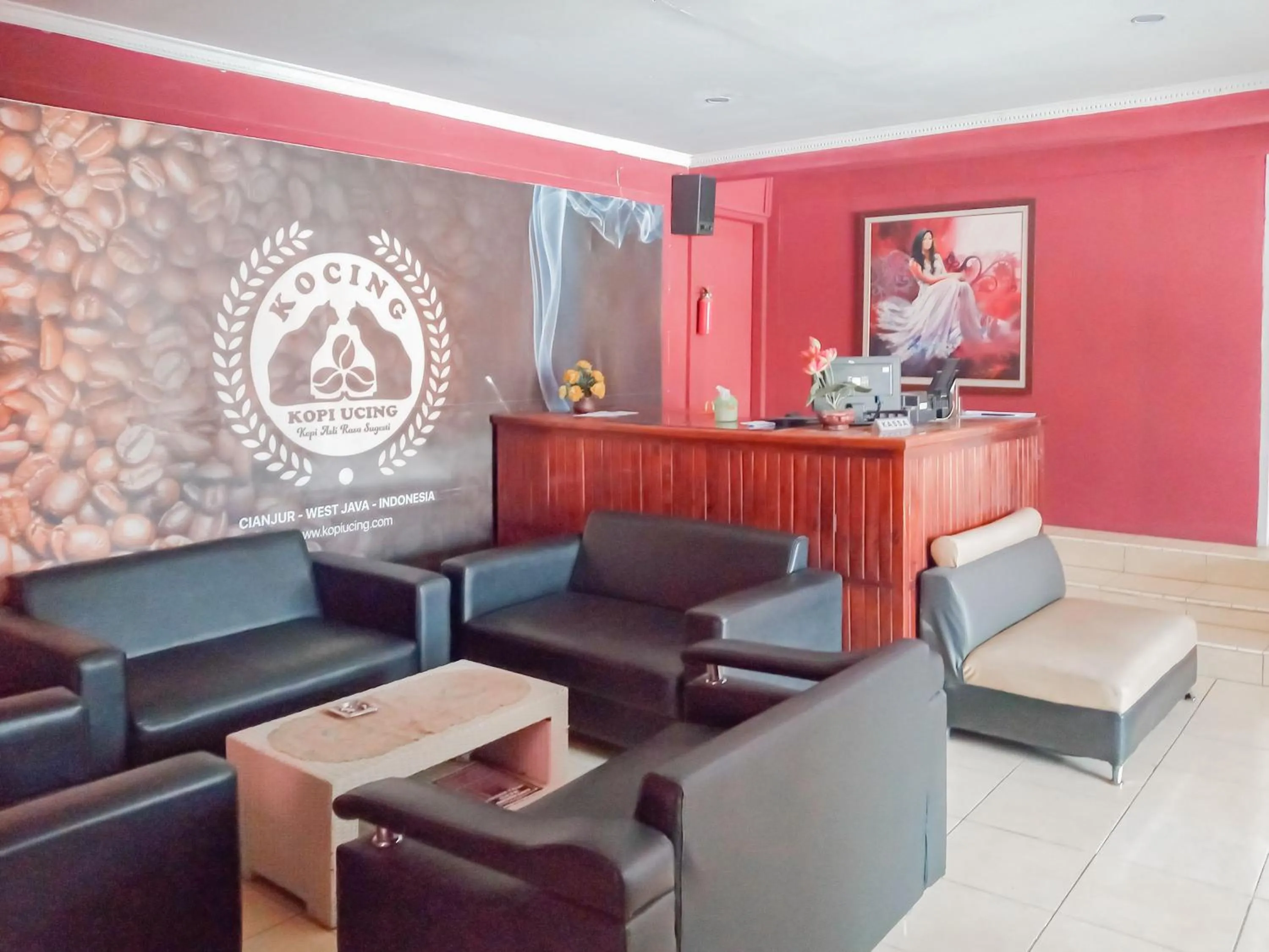 Lobby or reception in Urbanview Hotel Rio Life House Cianjur by RedDoorz