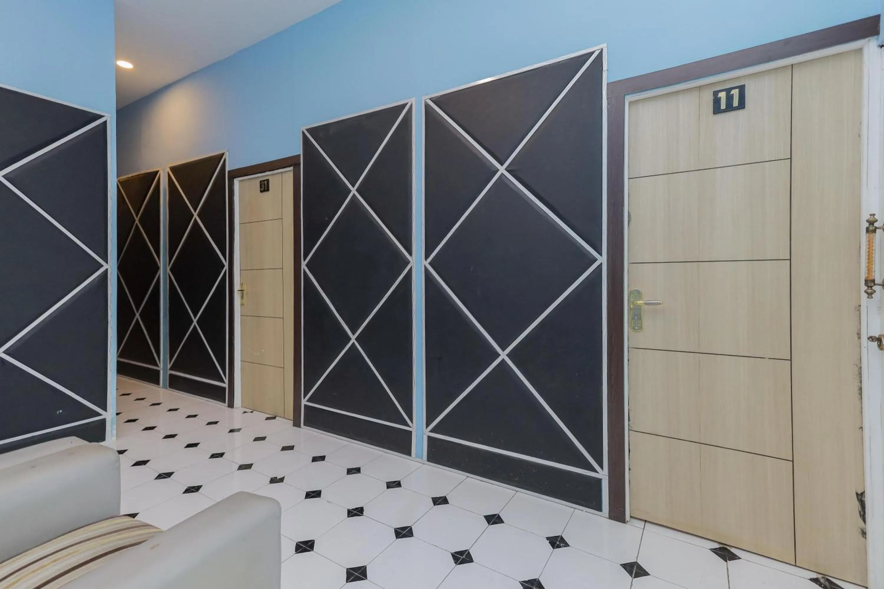 Bathroom in RedDoorz near Mayapada Hospital Surabaya