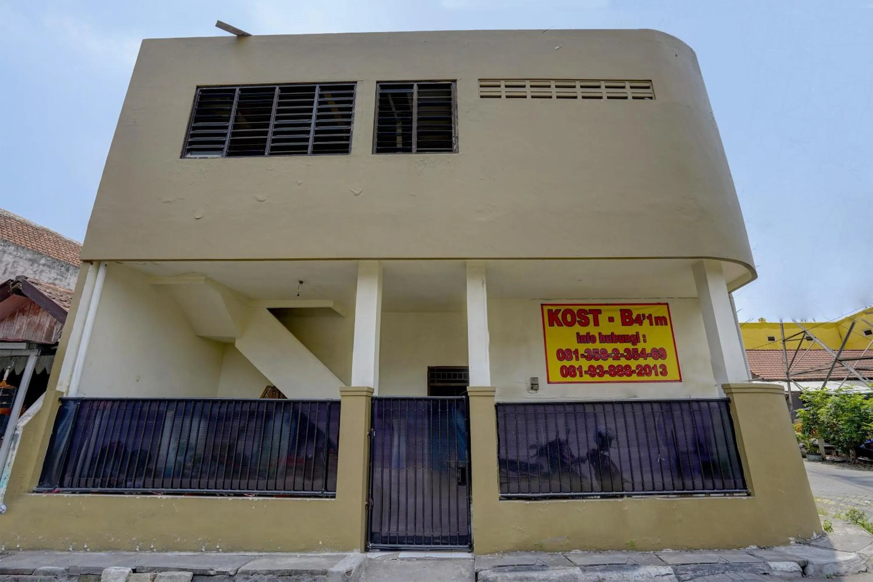 Facade/entrance in Hotel O B41m Residence Syariah