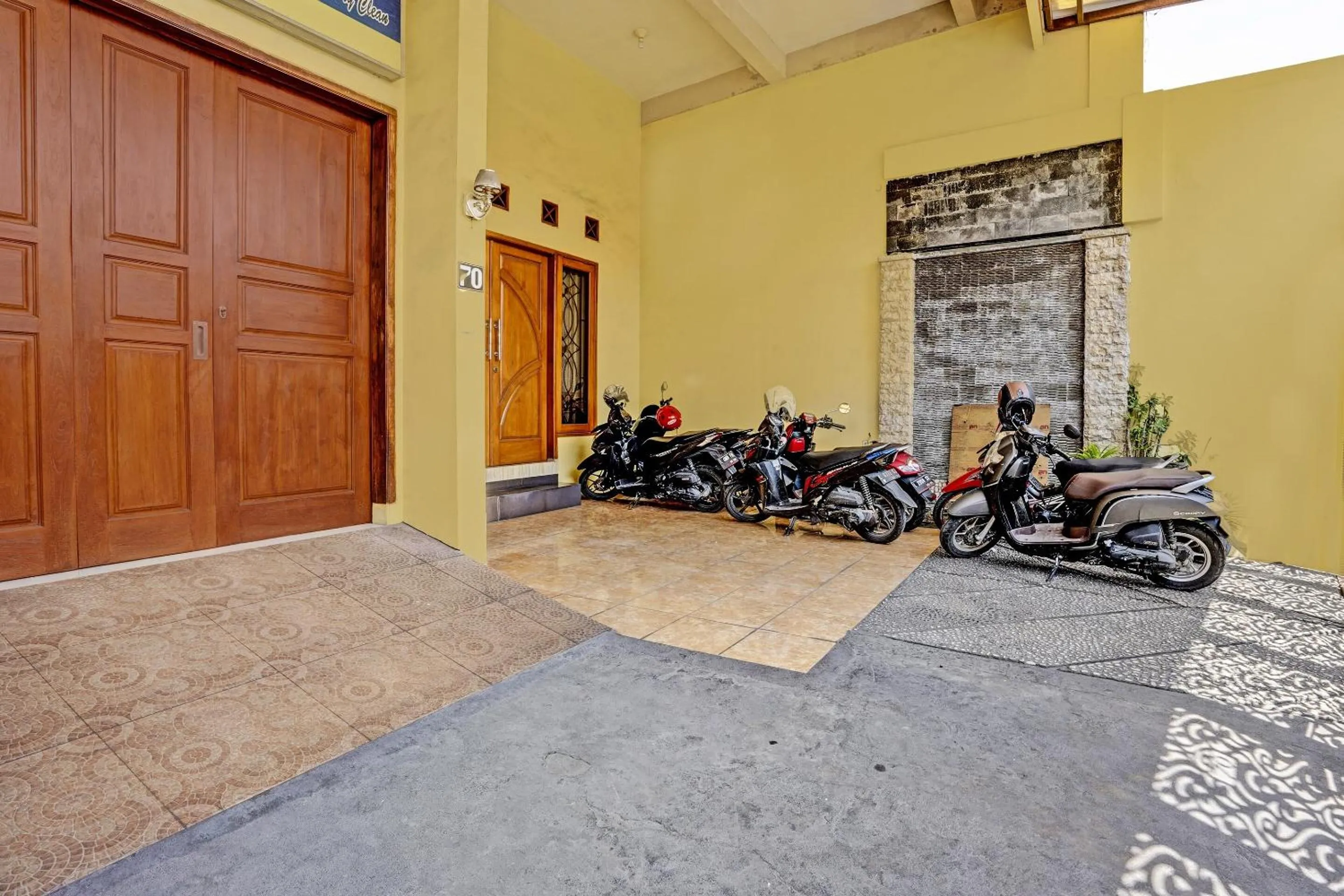 Lobby or reception in Hotel O Raffa Residence Syariah