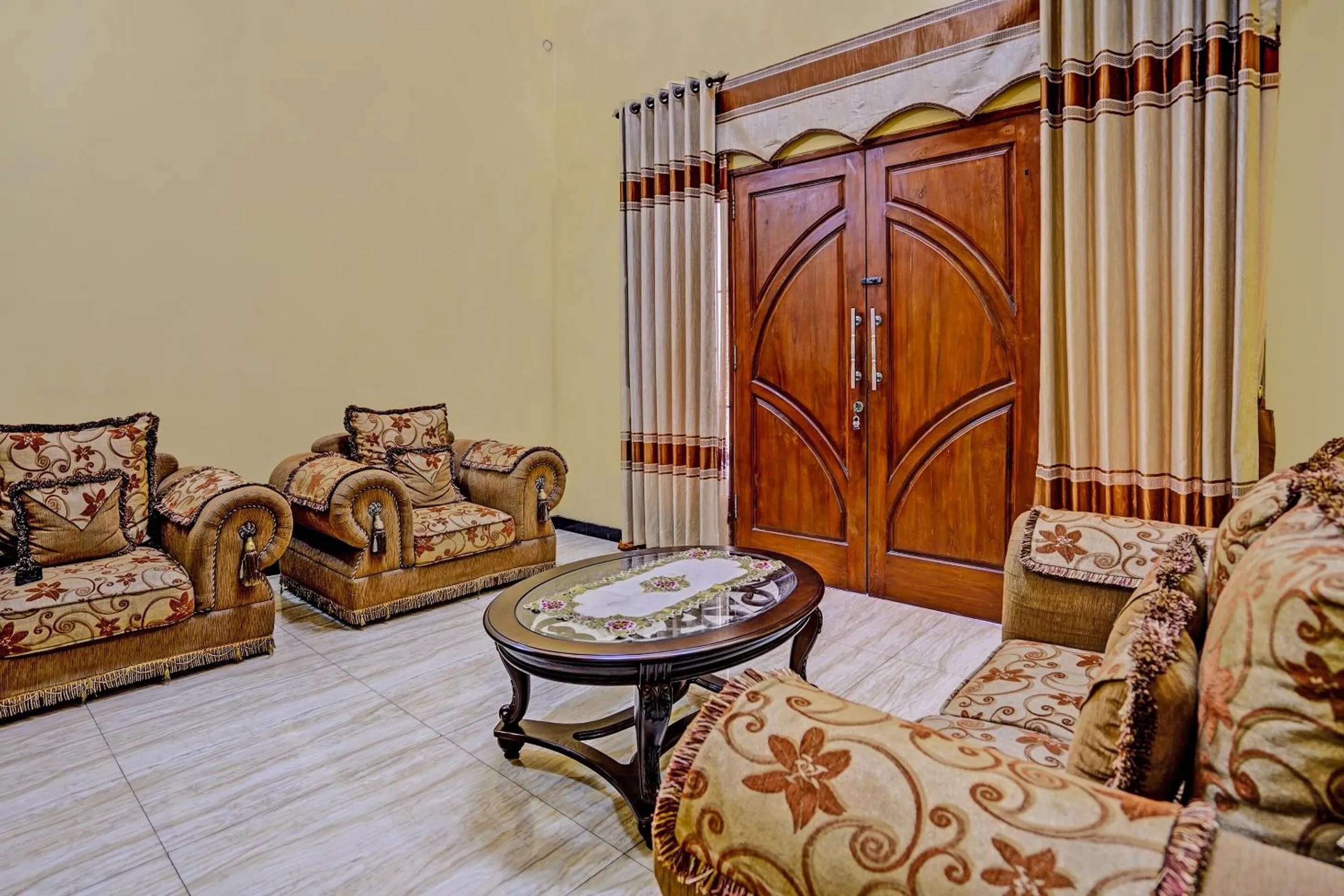 Lobby or reception in Hotel O Raffa Residence Syariah