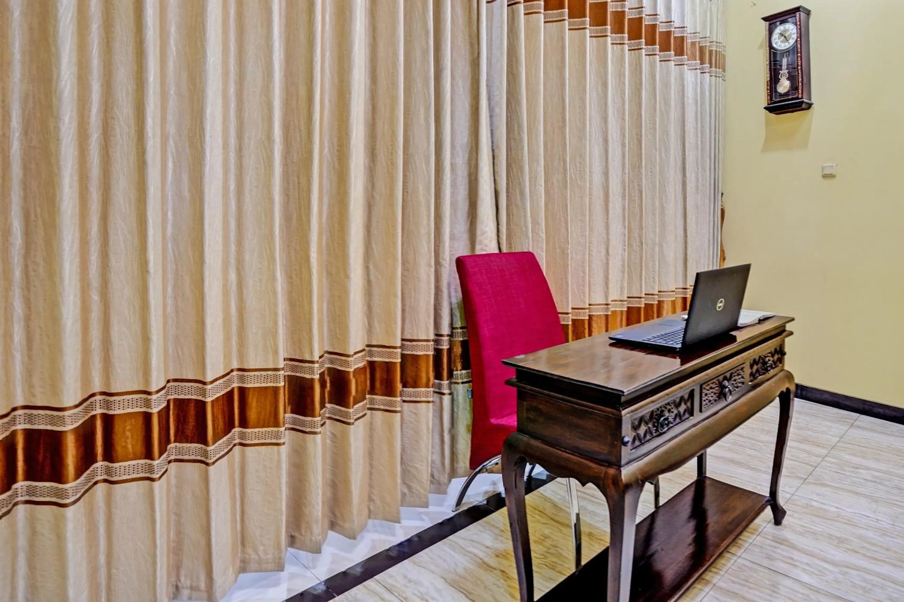 Lobby or reception in Hotel O Raffa Residence Syariah