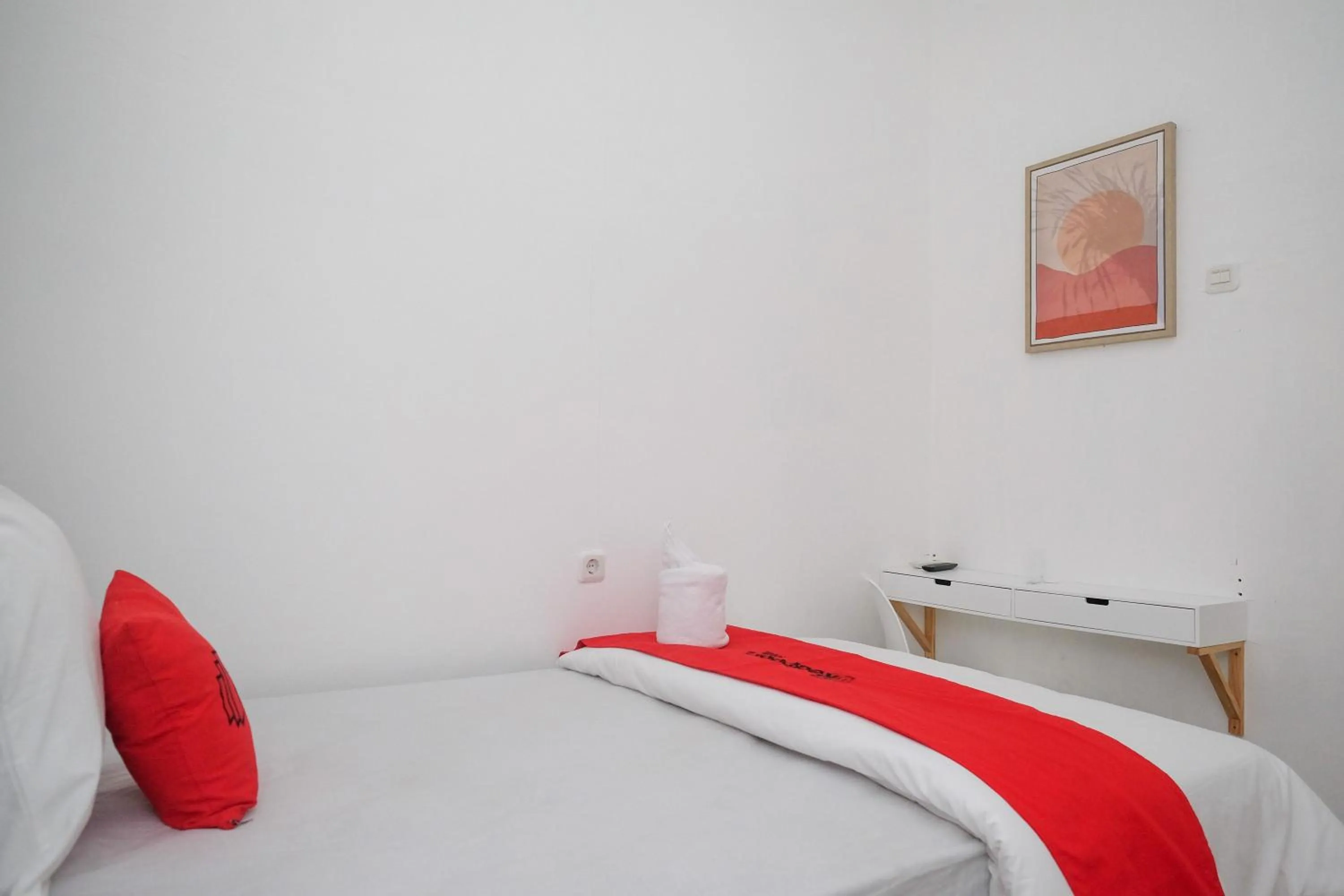 Bed in RedDoorz Plus At Lovina Inn Tonrangeng River Side