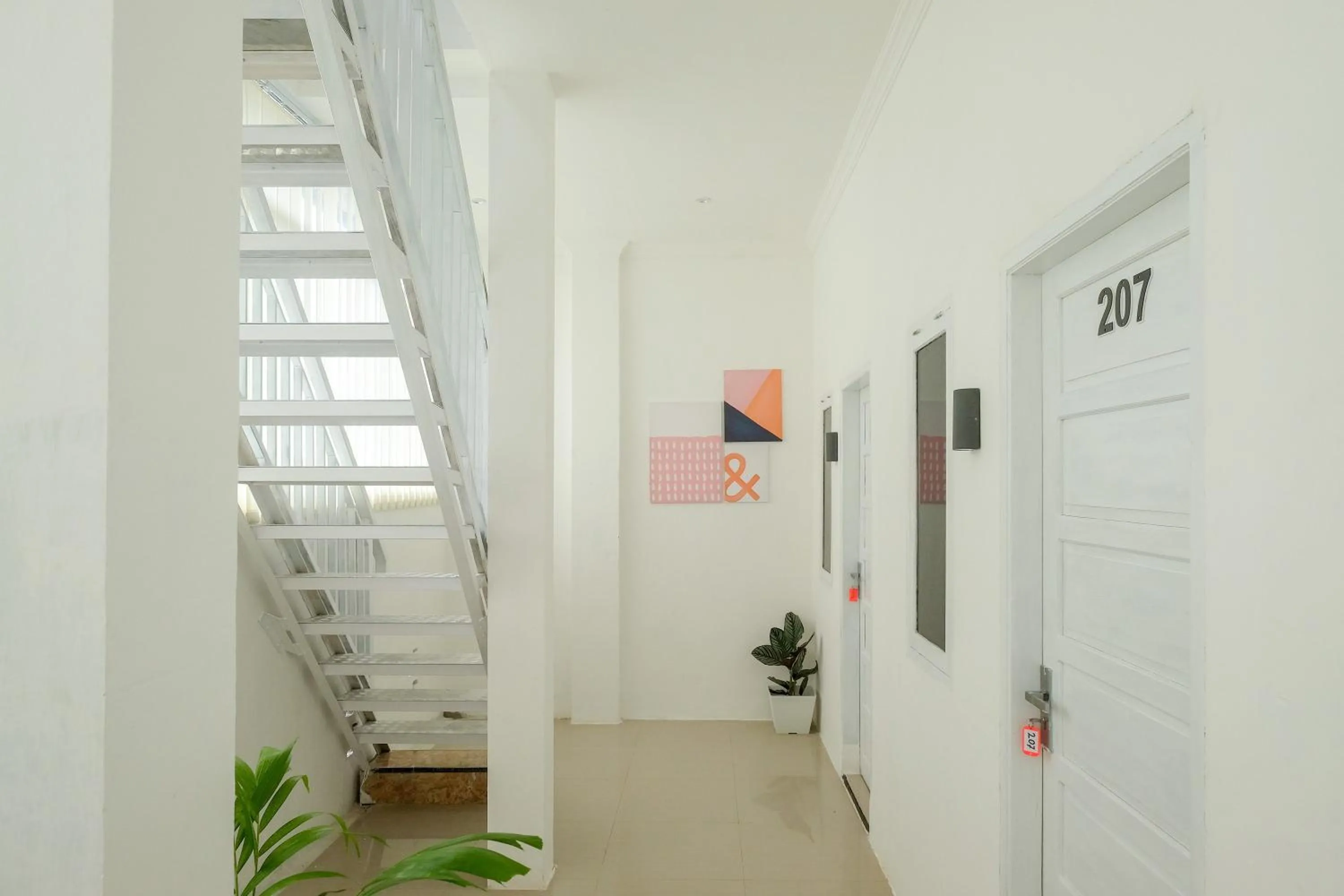 Property building in RedDoorz Plus At Lovina Inn Tonrangeng River Side