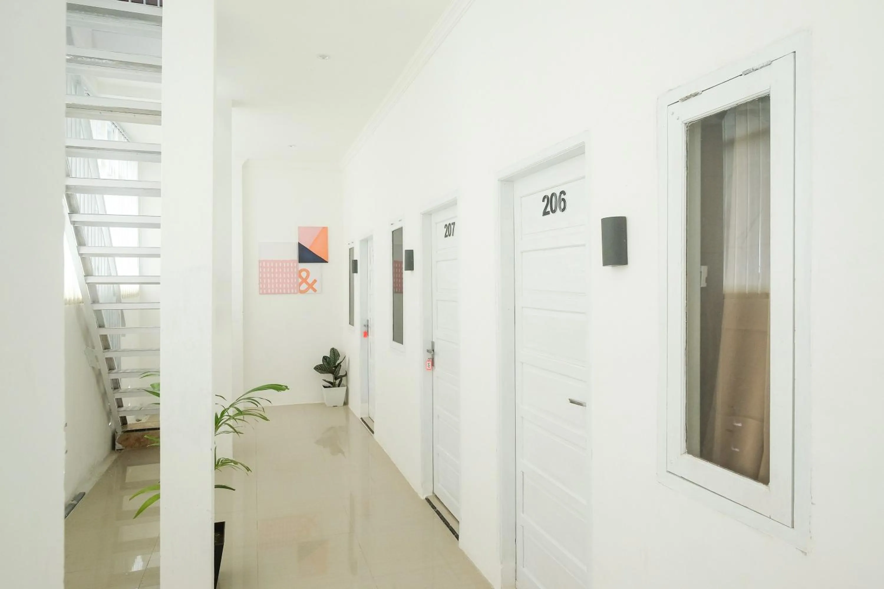 Property building in RedDoorz Plus At Lovina Inn Tonrangeng River Side