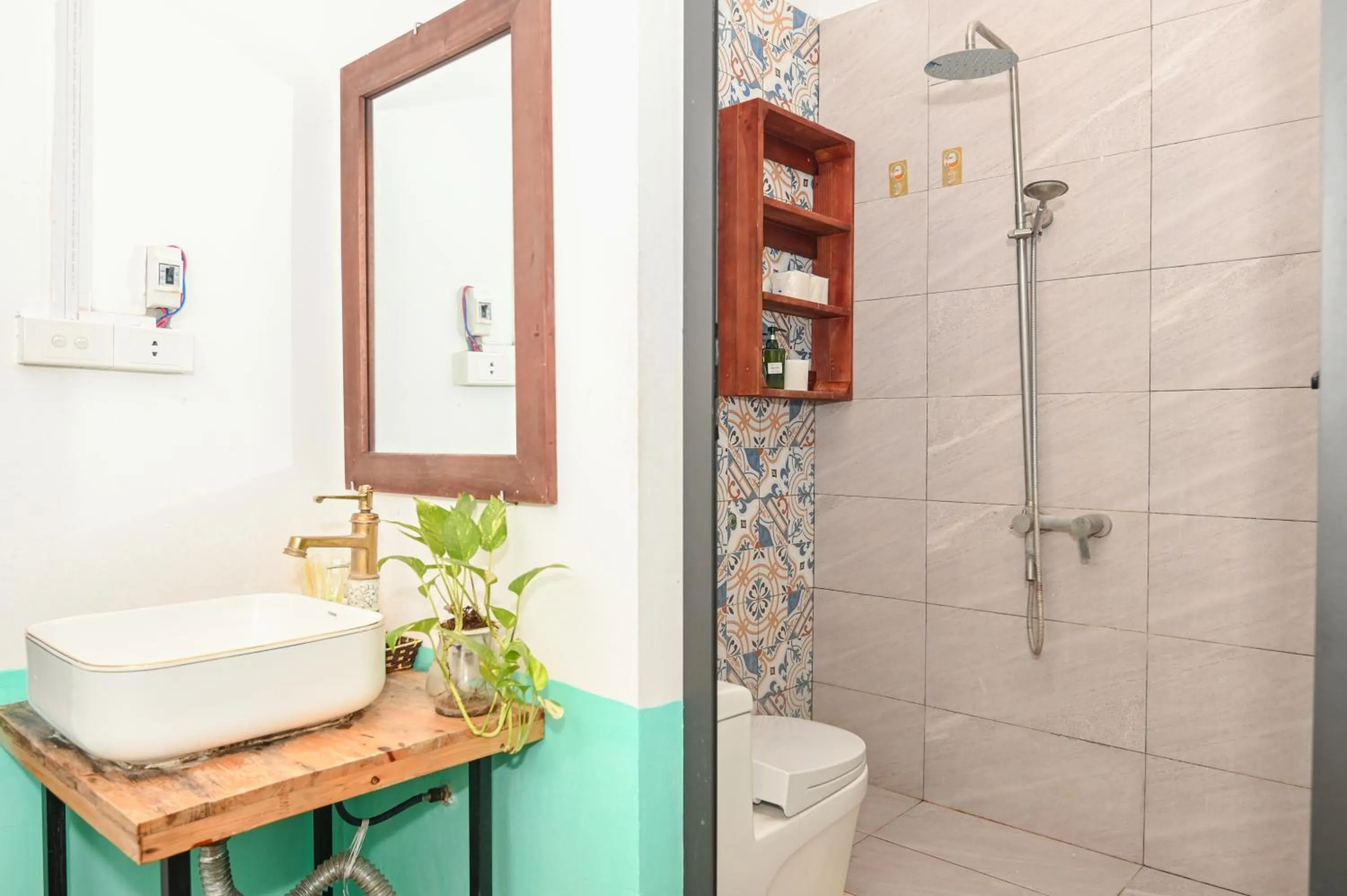 Shower in Sunny Hanoi Homestay