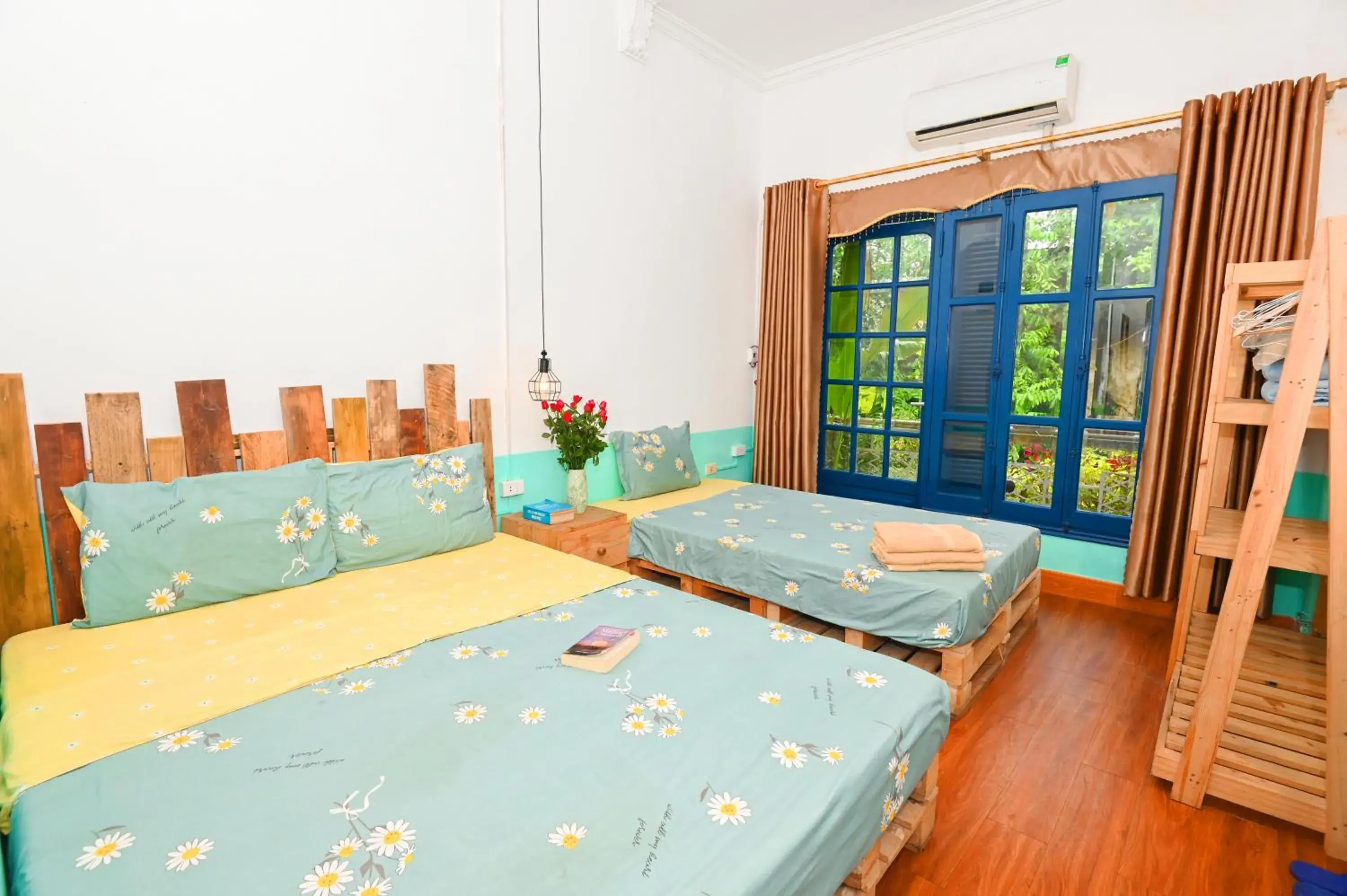 Triple Room with Balcony in Sunny Hanoi Homestay Triple Room with Balcony in Sunny Hanoi Homestay