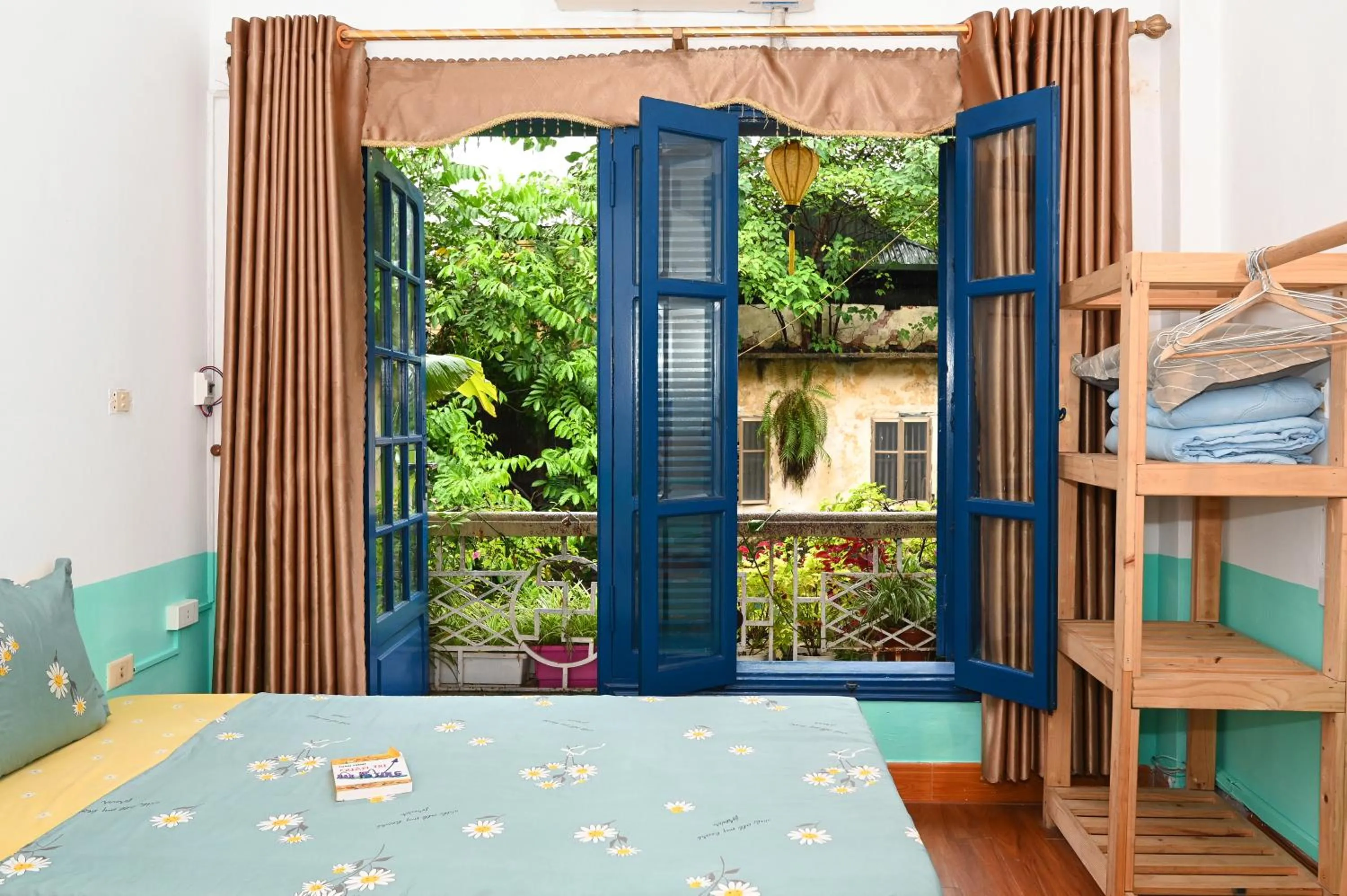 Balcony/Terrace, Bed in Sunny Hanoi Homestay