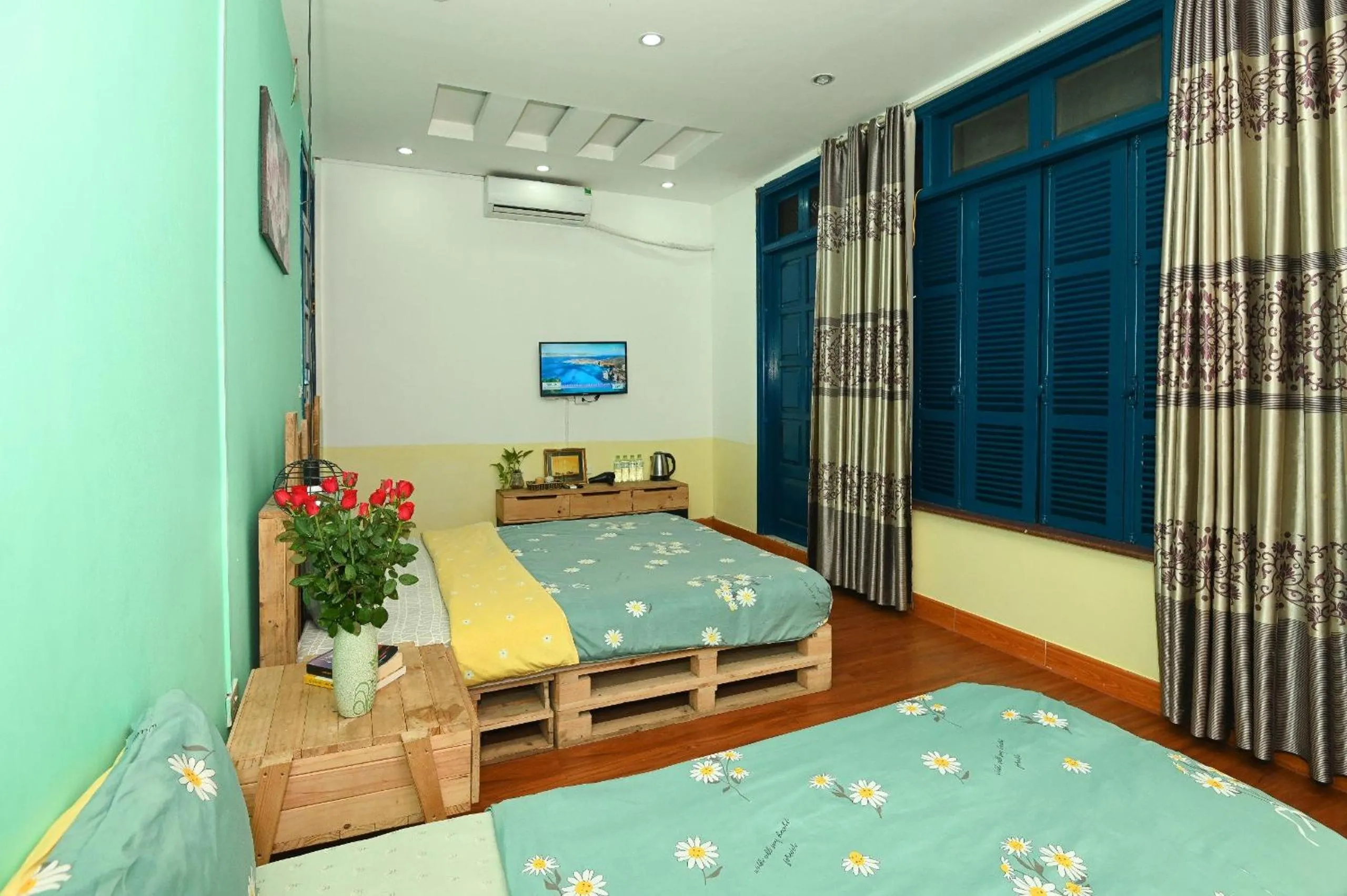 Bed in Sunny Hanoi Homestay