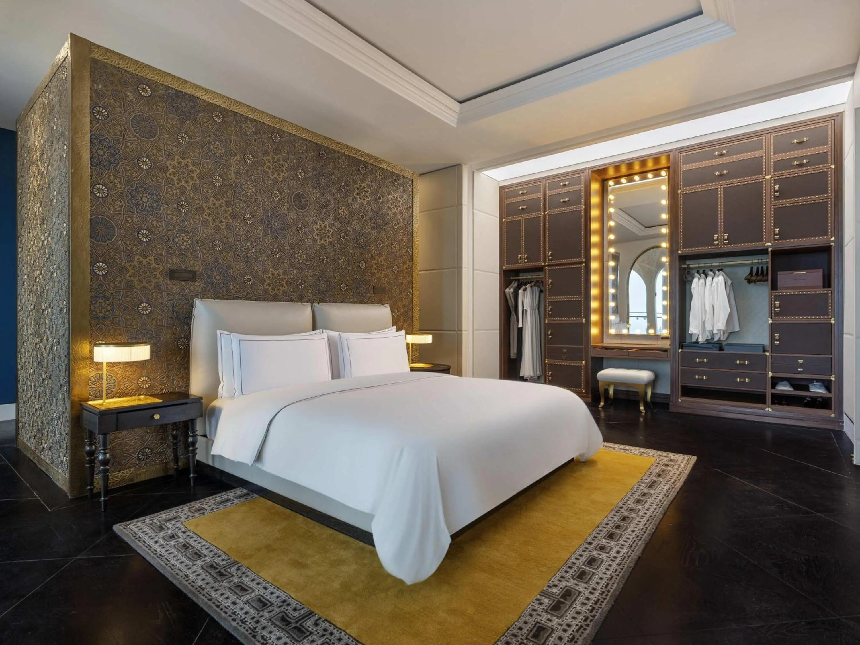 Photo of the whole room, Bed in Raffles Doha