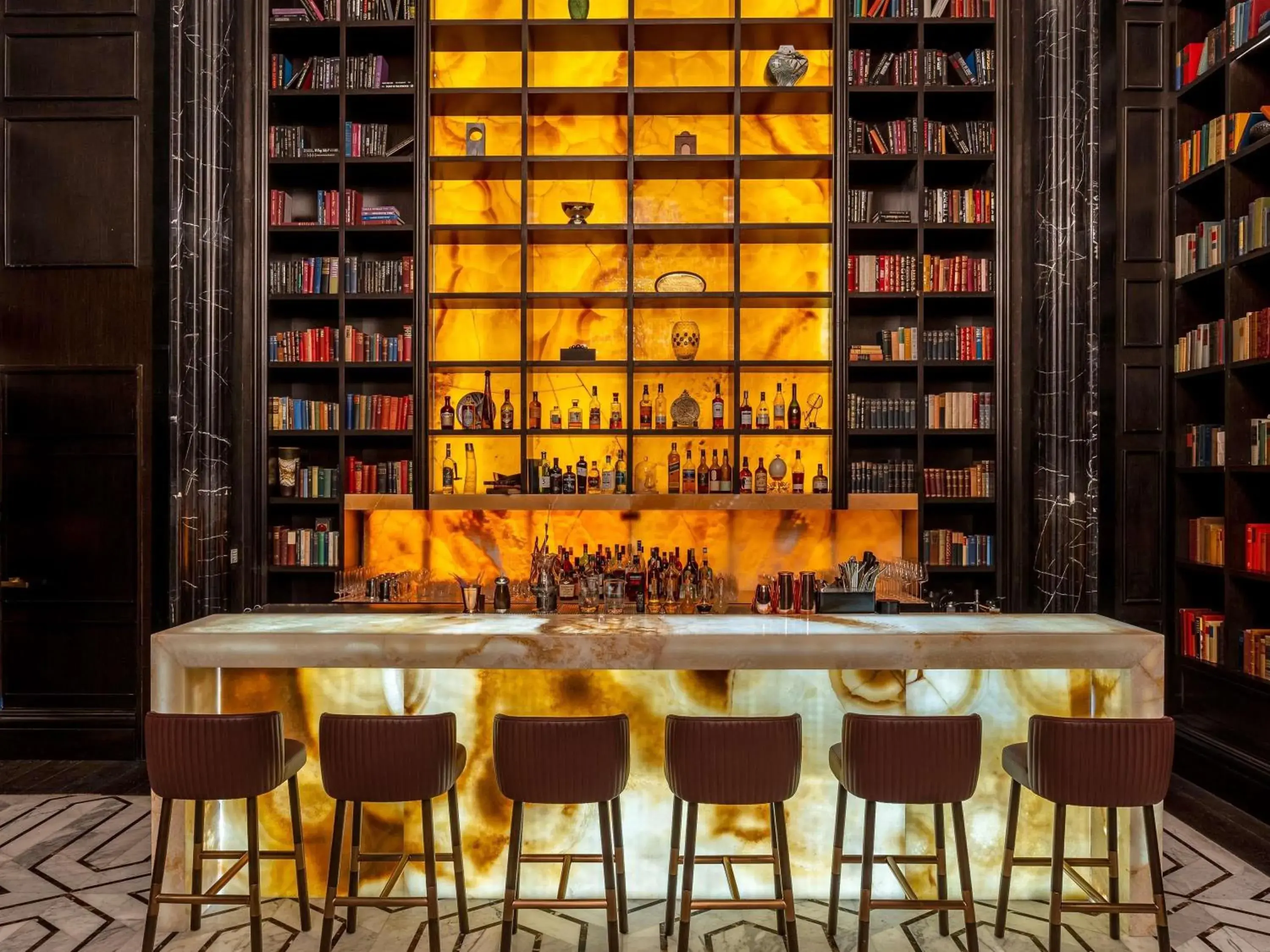 Lounge or bar in Raffles Doha Lounge or bar in Raffles Doha