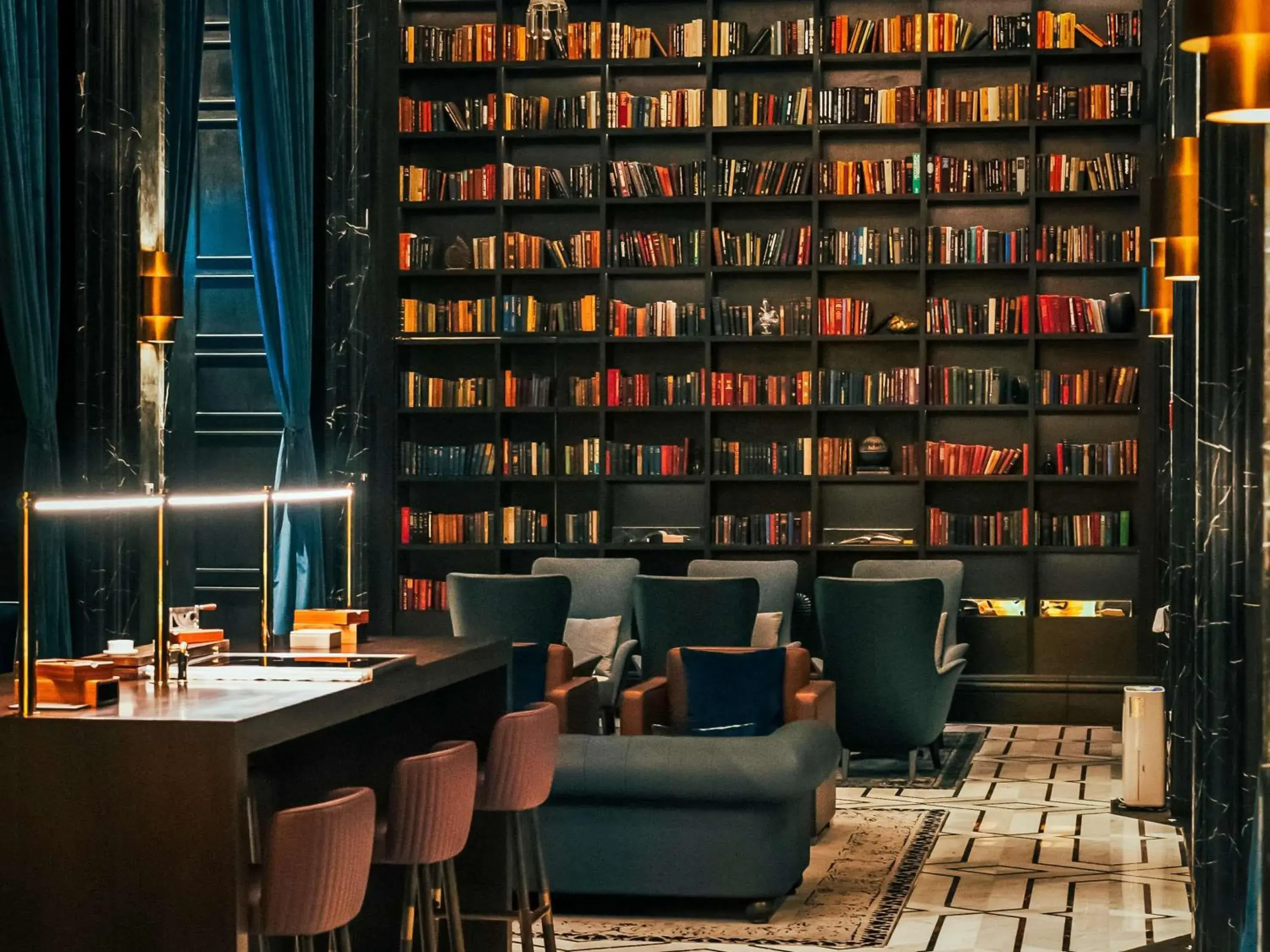 Lounge or bar in Raffles Doha Lounge or bar in Raffles Doha