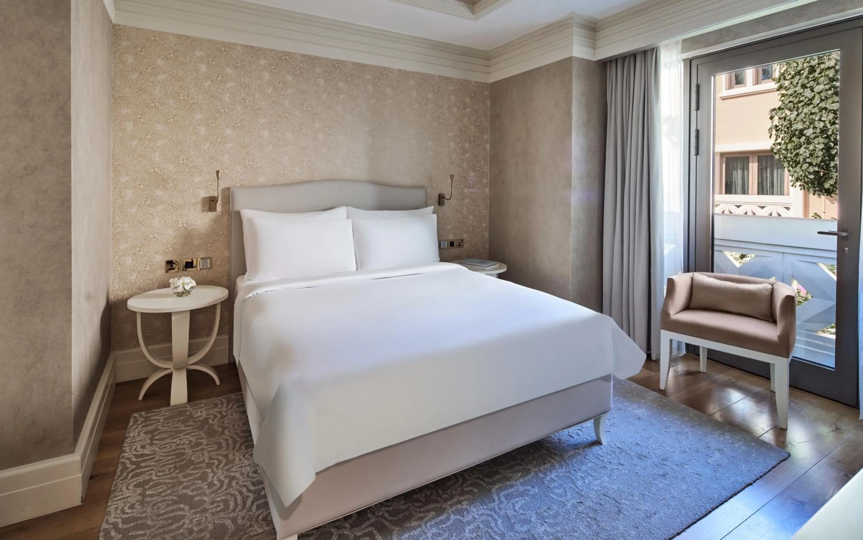 Bed in Club Privé By Rixos Saadiyat