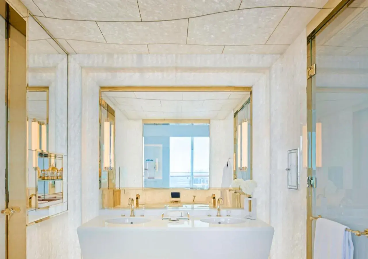 One-Bedroom Suite with Sea View in Fairmont Doha One-Bedroom Suite with Sea View in Fairmont Doha