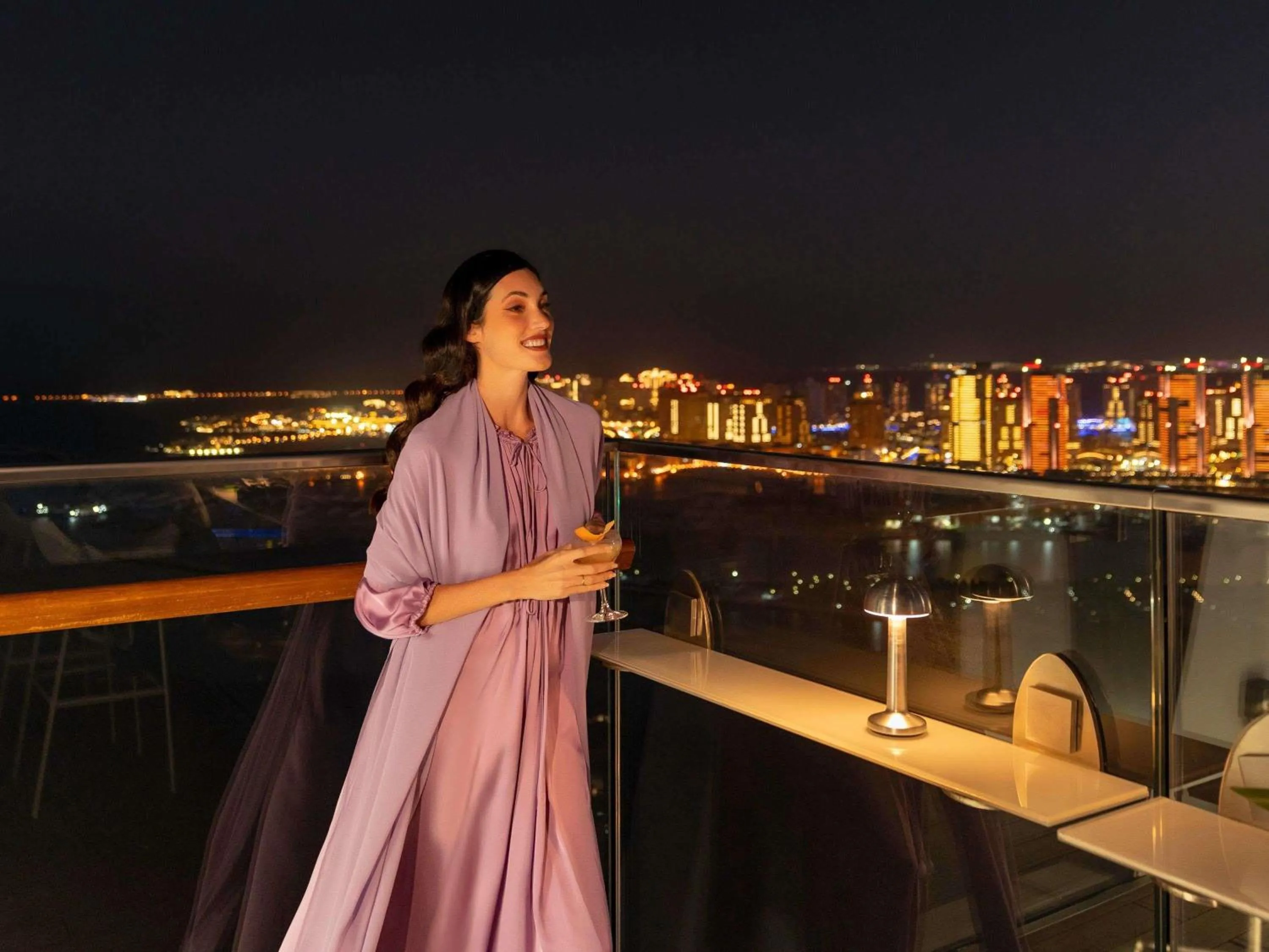 Lounge or bar in Fairmont Doha