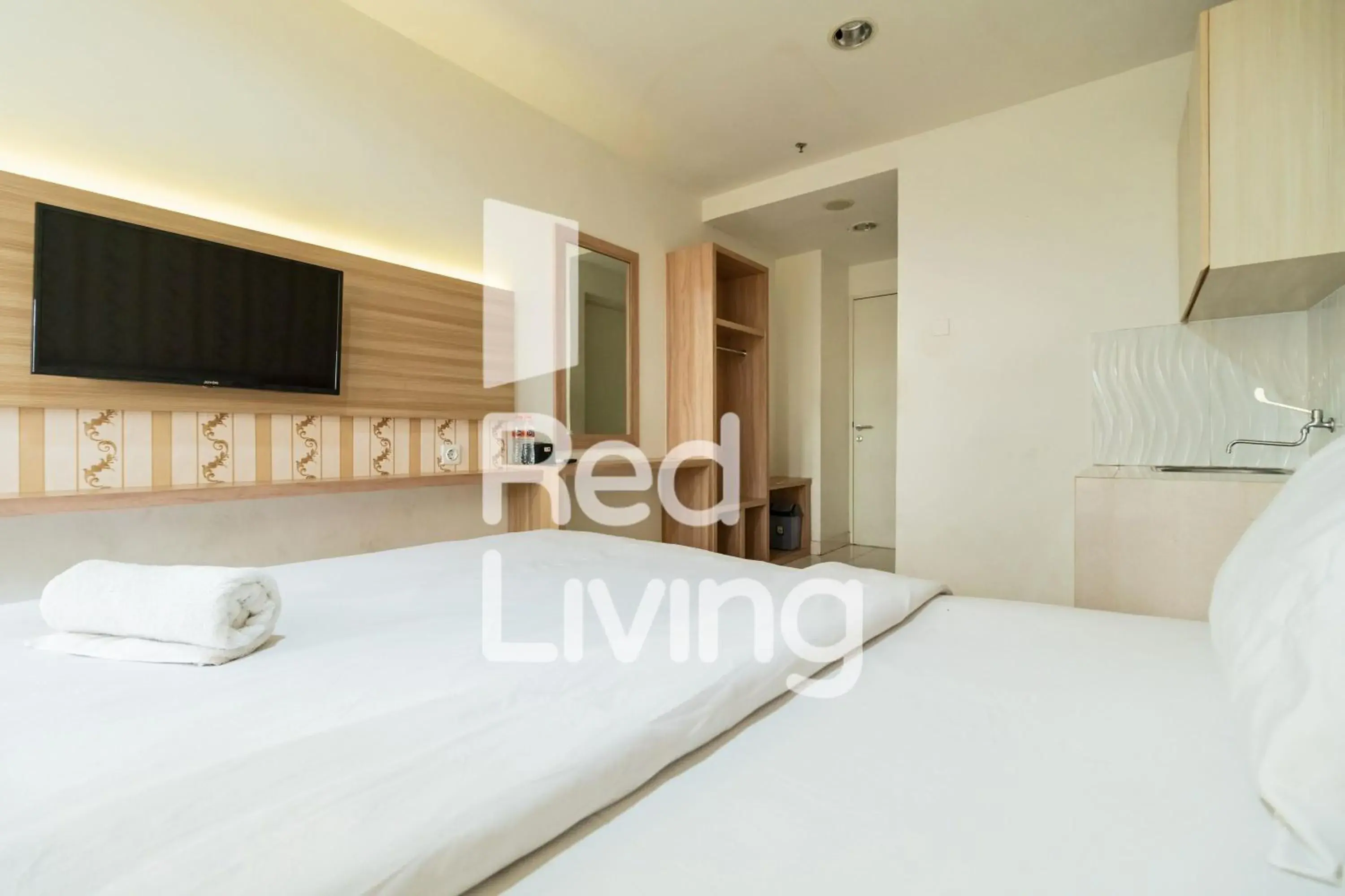 Bedroom, Bed in RedLiving Apartemen Sentul Tower - Skyland Bedroom, Bed in RedLiving Apartemen Sentul Tower - Skyland