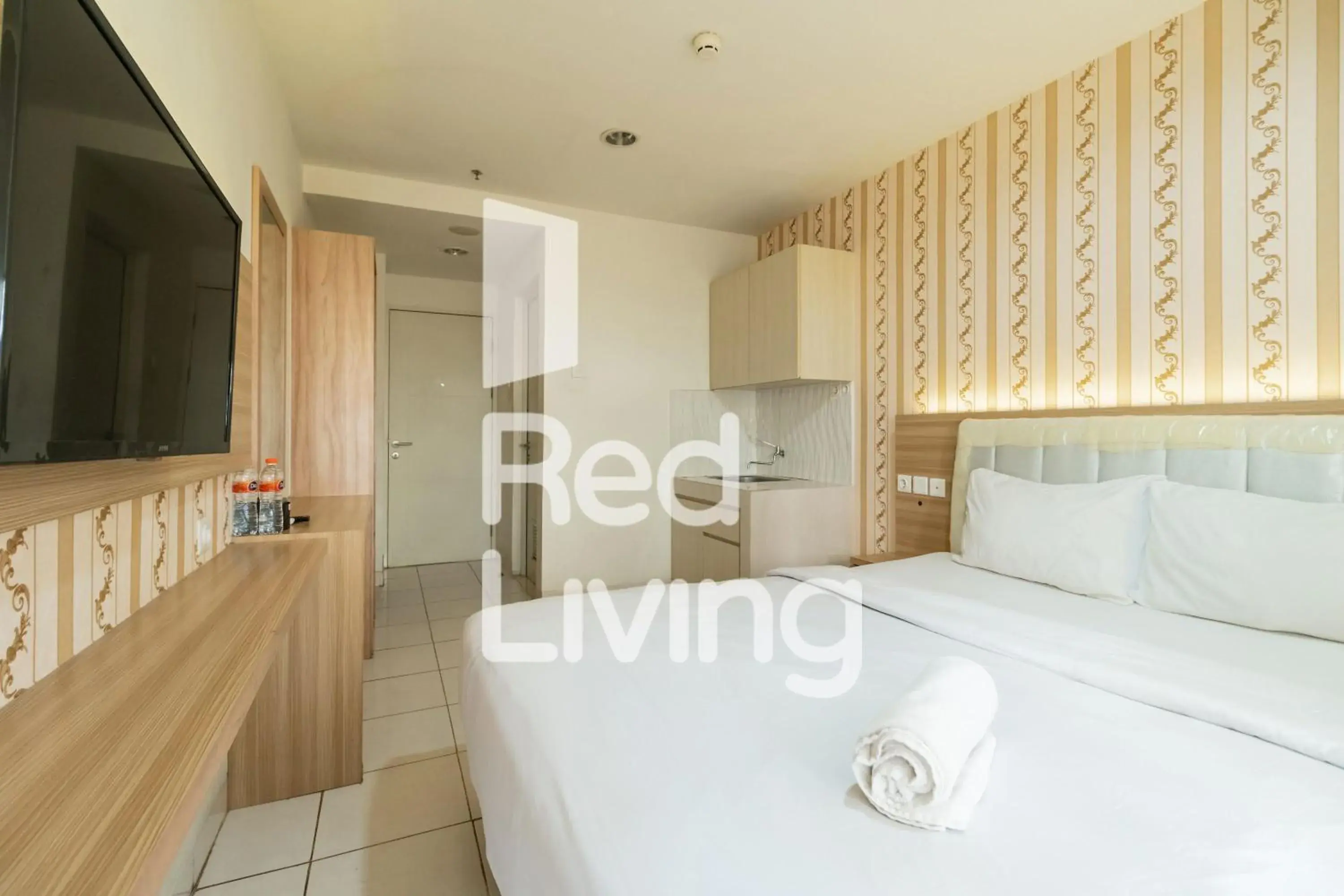 Bedroom, Bed in RedLiving Apartemen Sentul Tower - Skyland Bedroom, Bed in RedLiving Apartemen Sentul Tower - Skyland