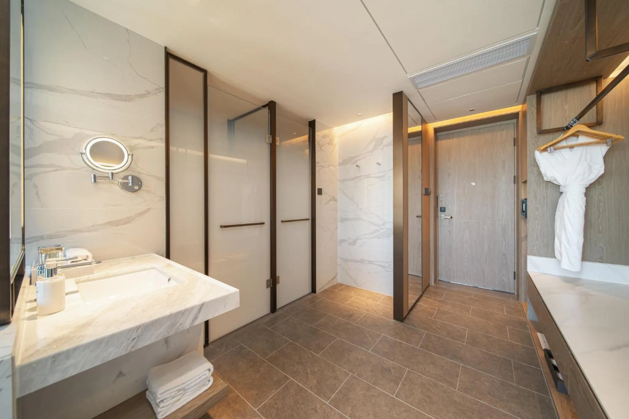 Photo of the whole room in Holiday Inn Zhuhai City Center by IHG