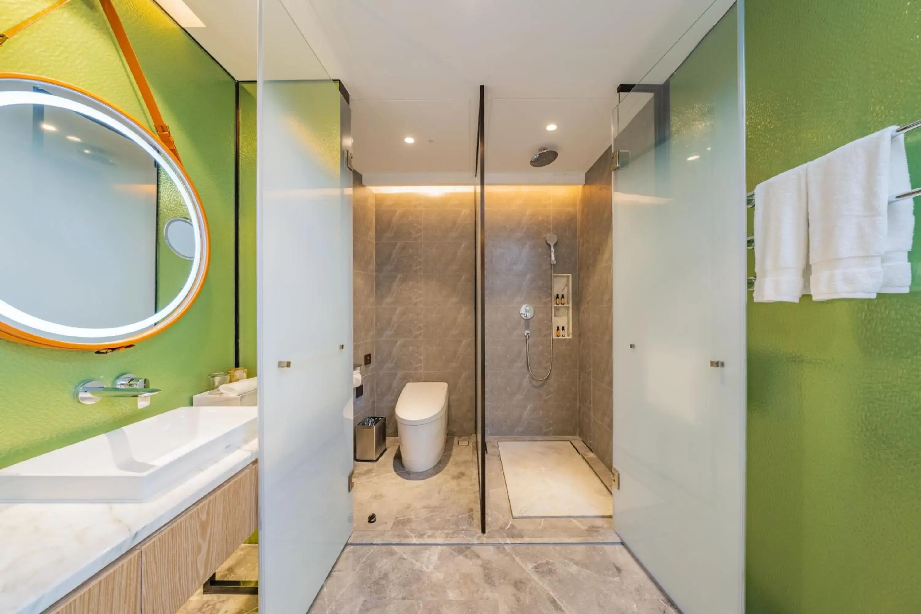 Bathroom in Holiday Inn Zhuhai City Center by IHG Bathroom in Holiday Inn Zhuhai City Center by IHG