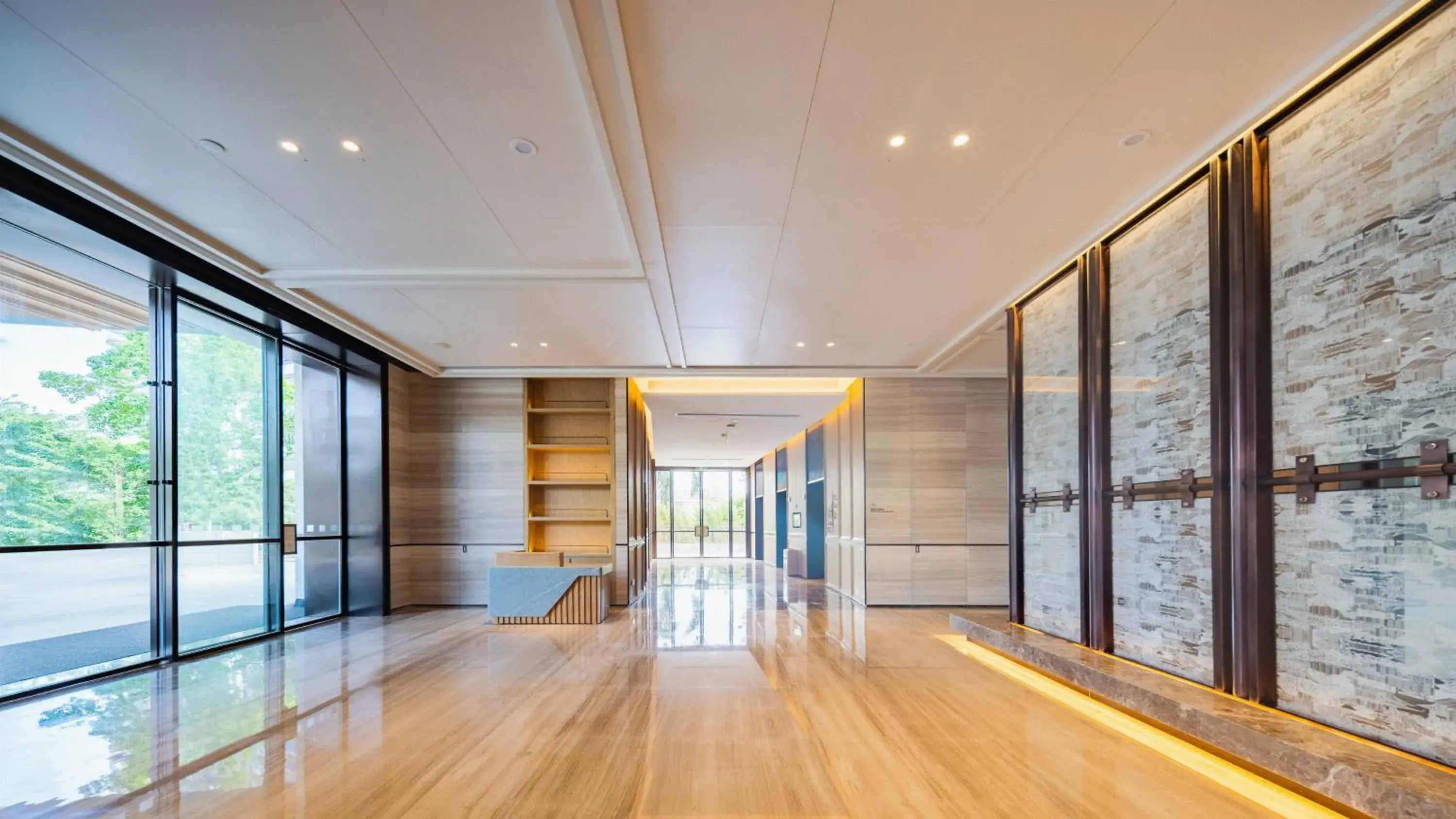 Property building in Holiday Inn Zhuhai City Center by IHG Property building in Holiday Inn Zhuhai City Center by IHG