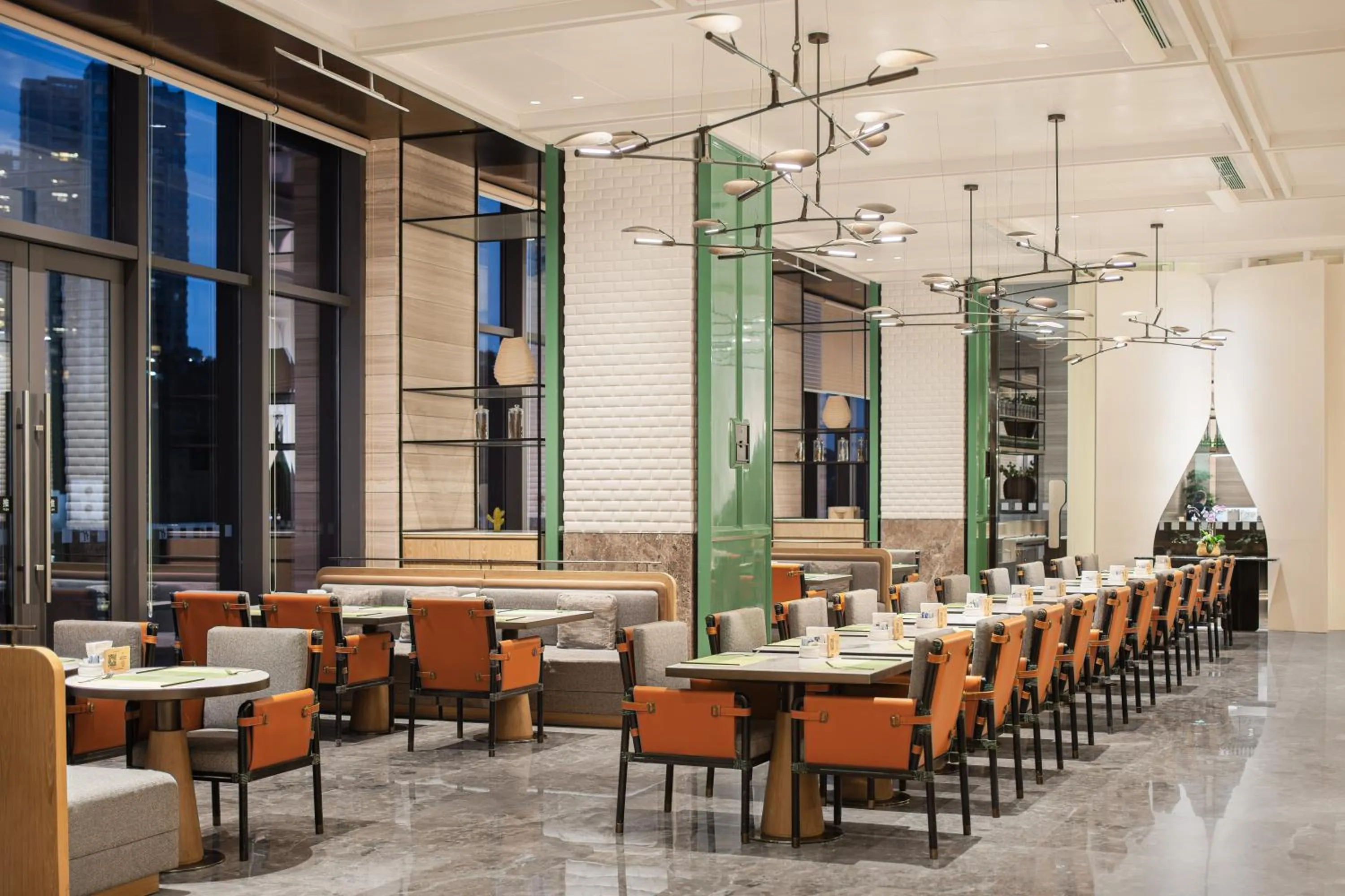 Restaurant/places to eat in Holiday Inn Zhuhai City Center by IHG