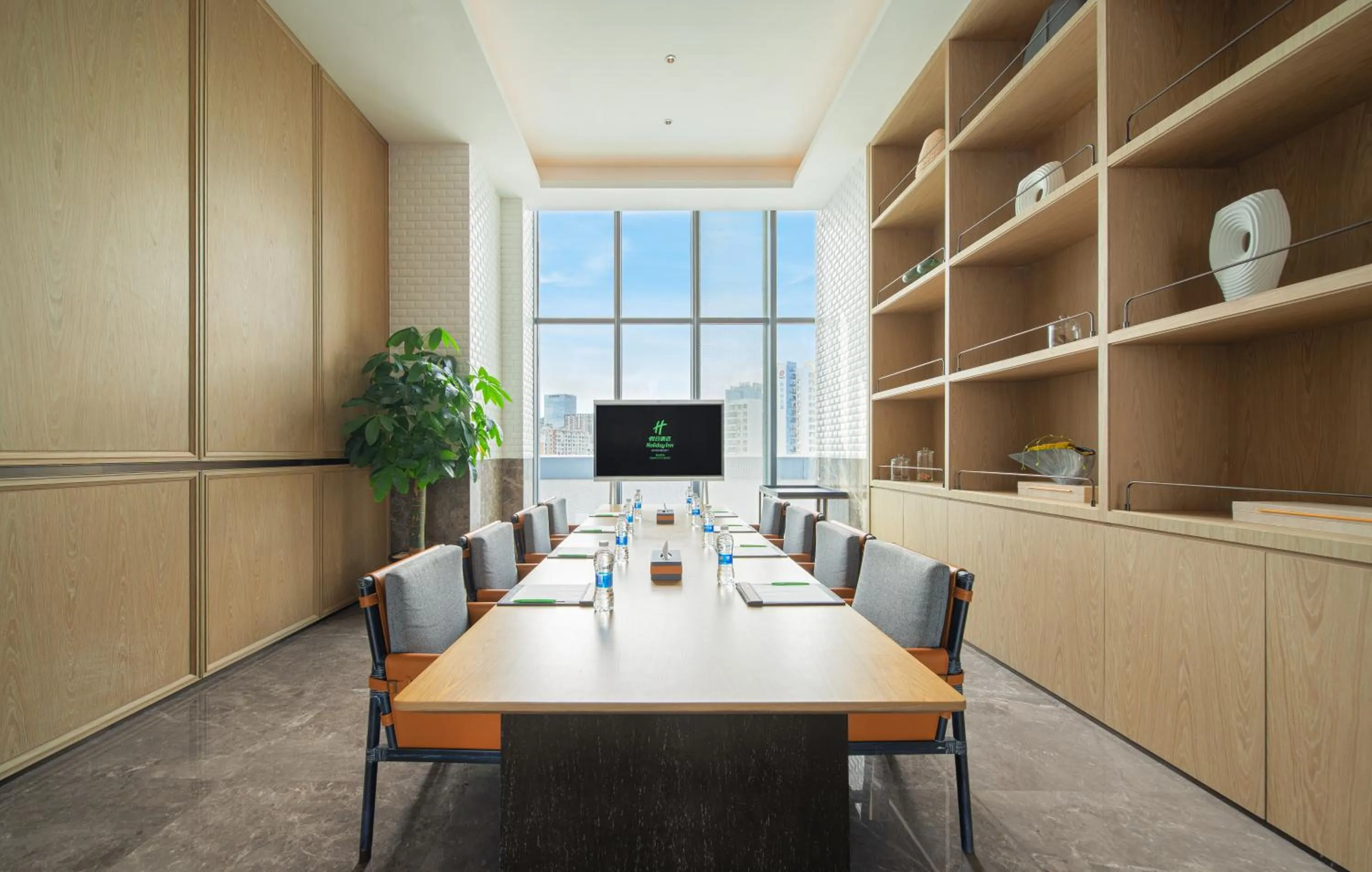Business facilities in Holiday Inn Zhuhai City Center by IHG
