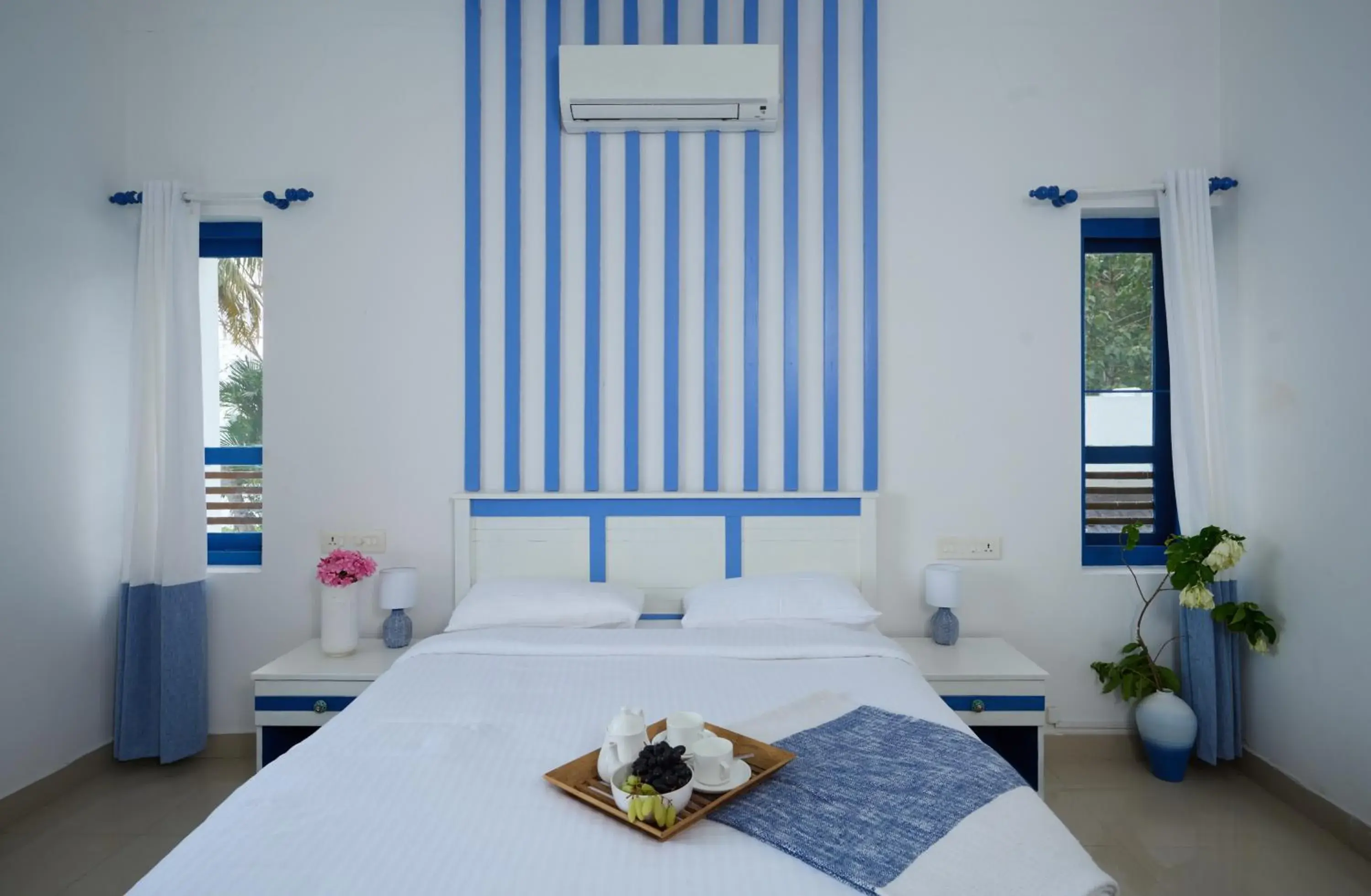 Bed in Seclude by the Lake, Alleppey Bed in Seclude by the Lake, Alleppey