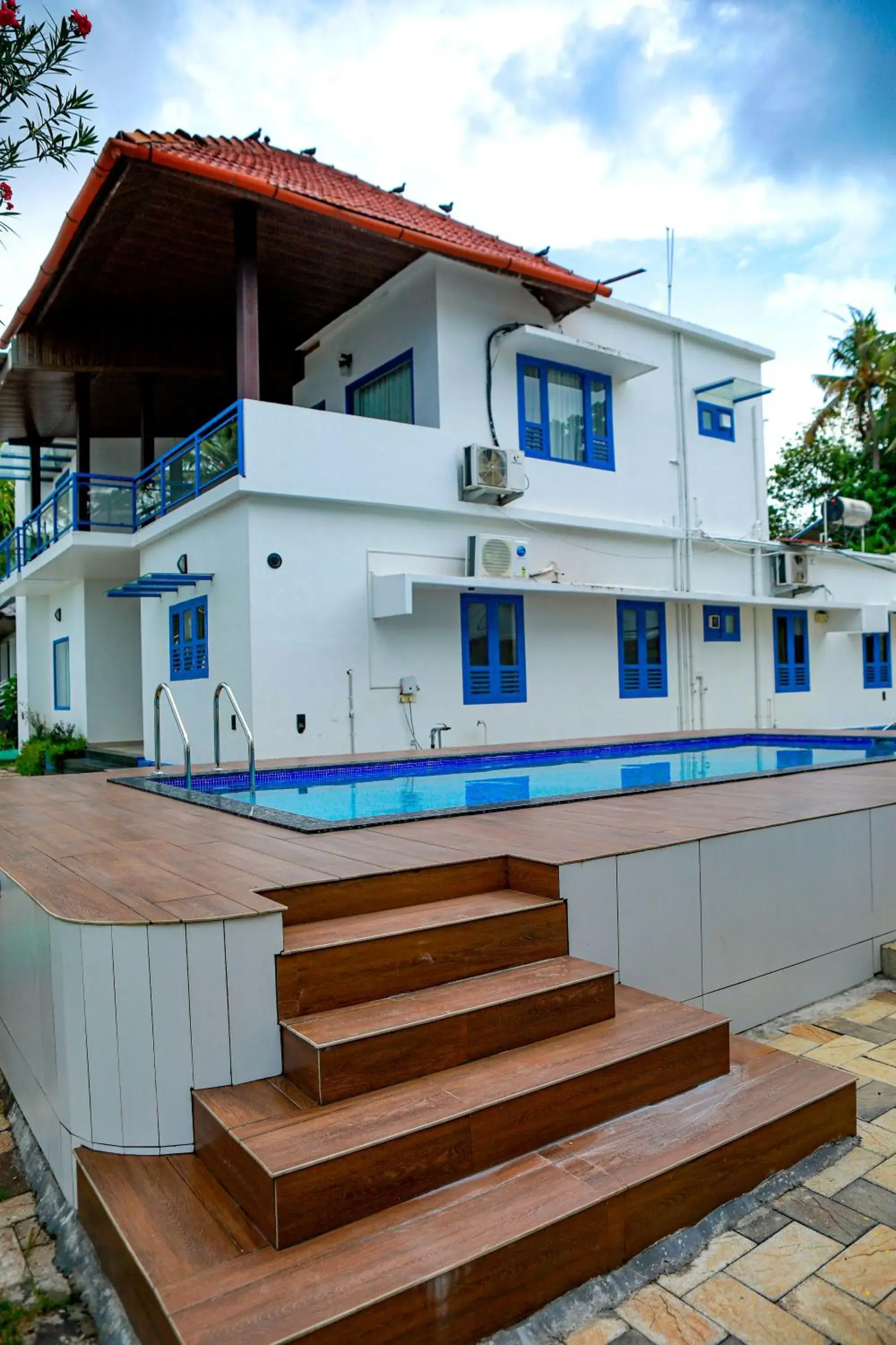 Swimming pool in Seclude by the Lake, Alleppey Swimming pool in Seclude by the Lake, Alleppey