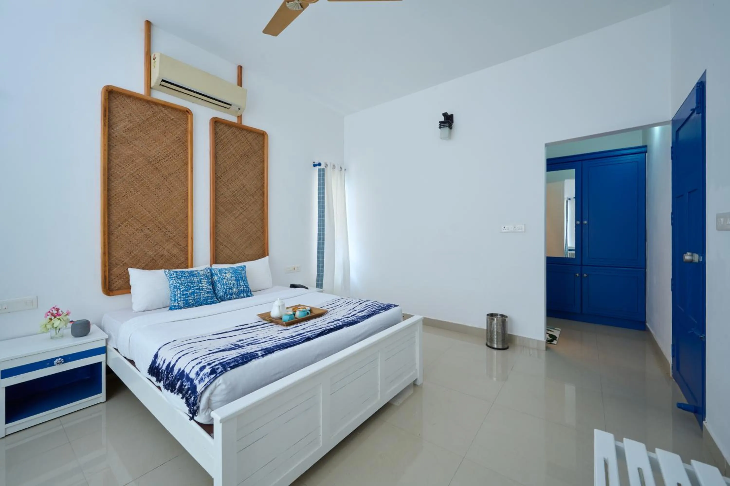 Bed in Seclude by the Lake, Alleppey