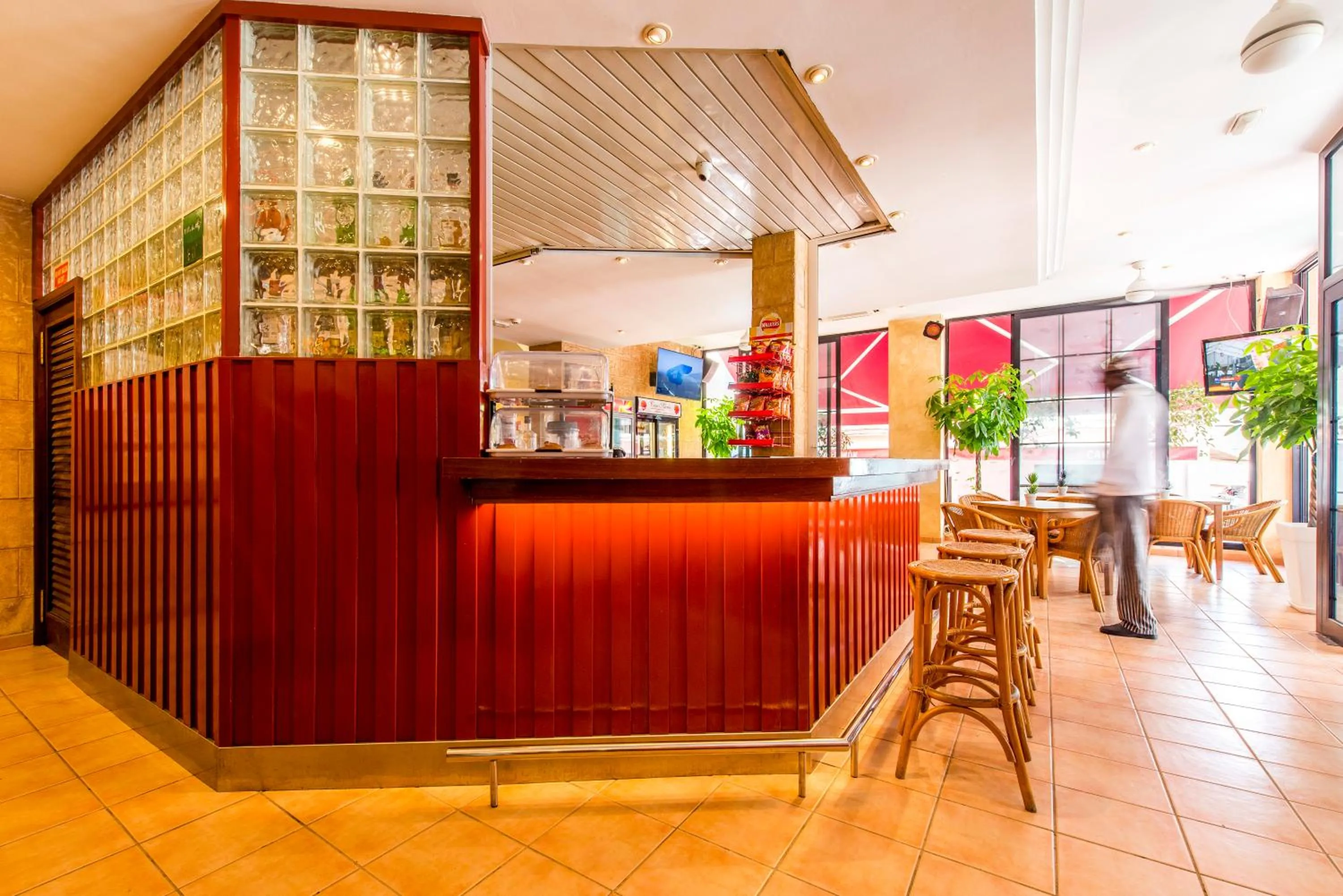 Restaurant/places to eat in Apartamentos Casa Maria