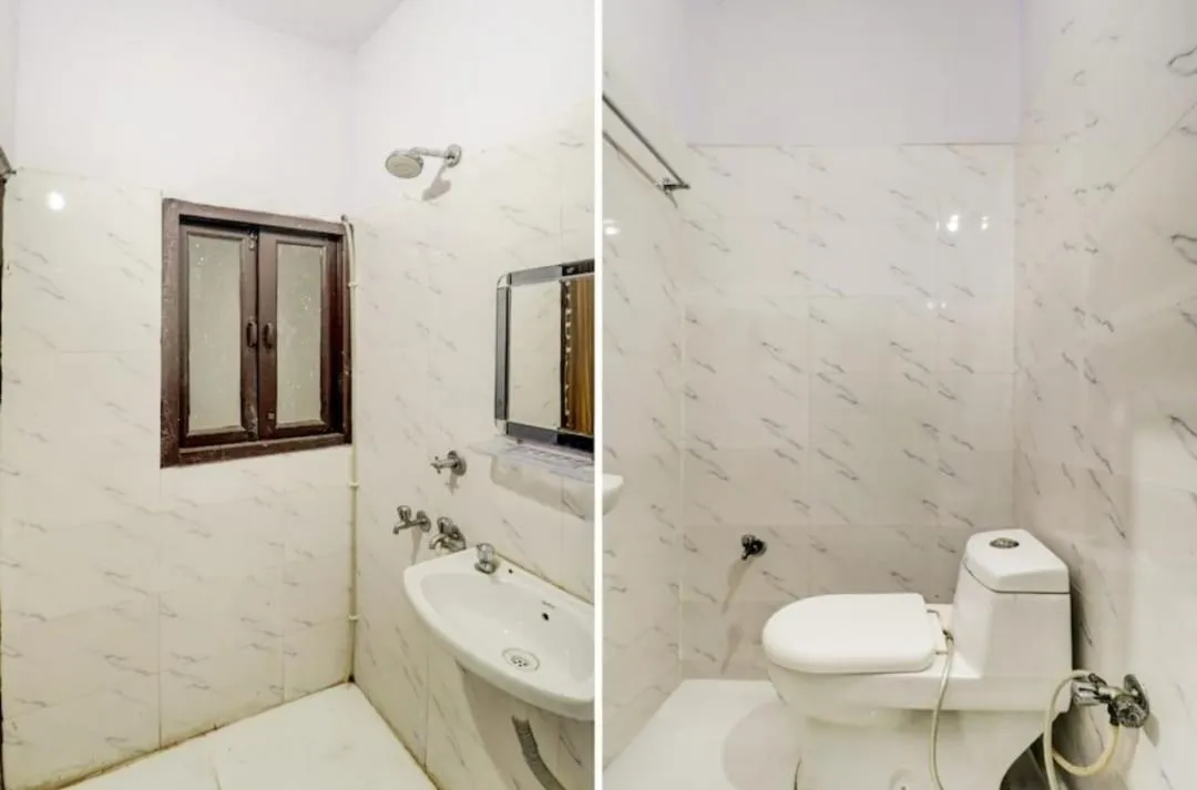 Bathroom in Hotel O The Park Inn