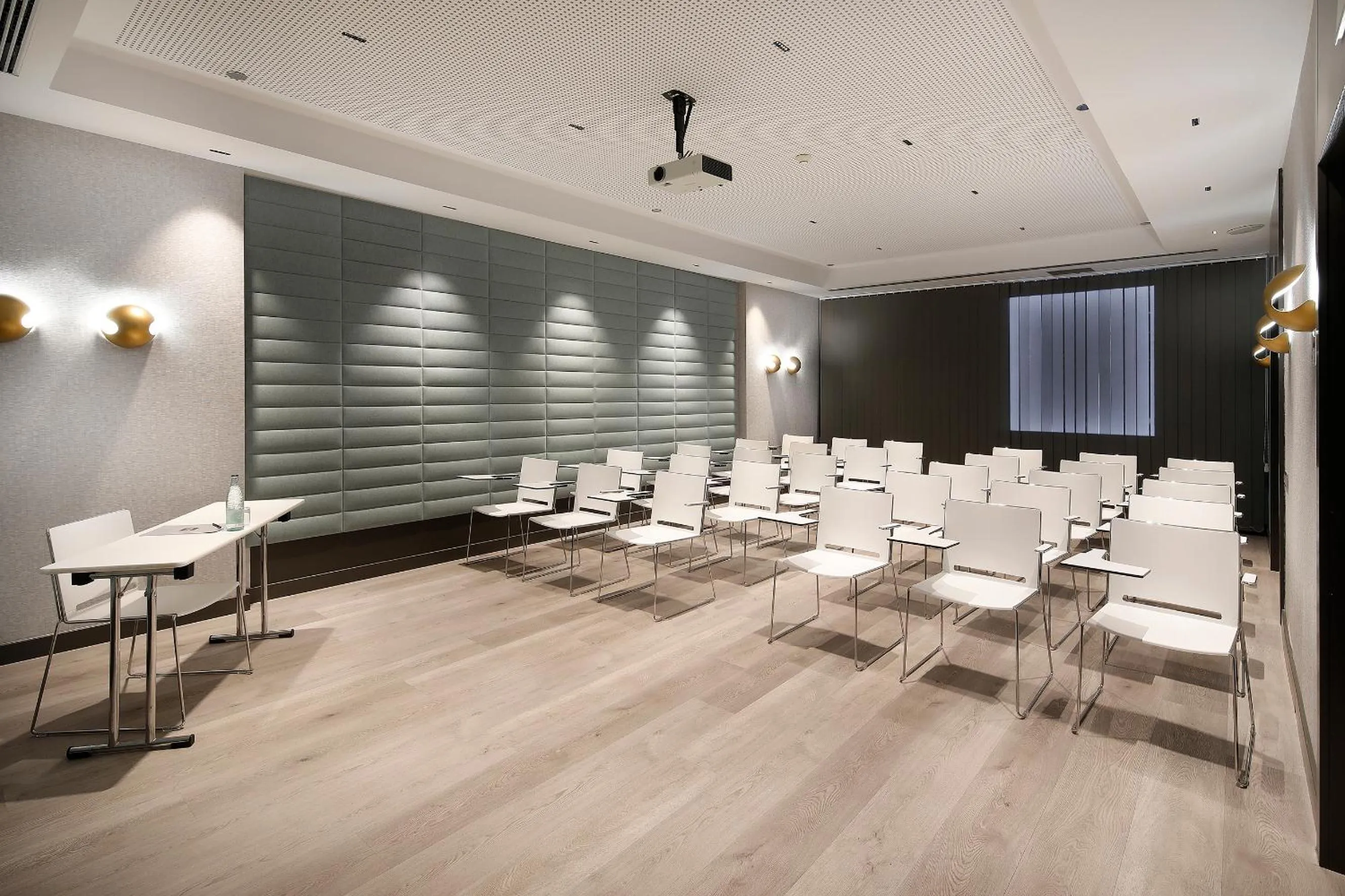 Meeting/conference room in Olivia Plaza Hotel