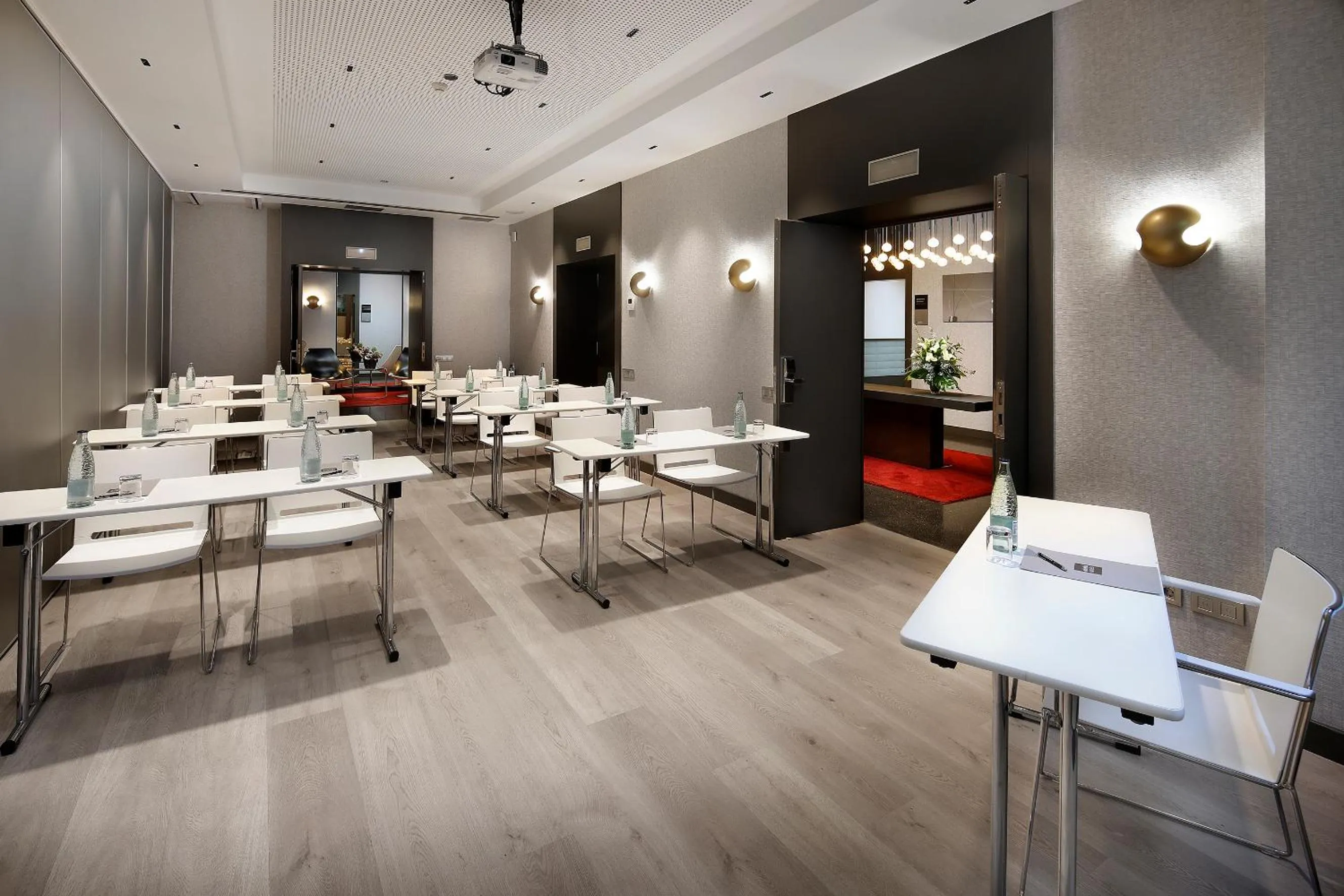 Meeting/conference room in Olivia Plaza Hotel