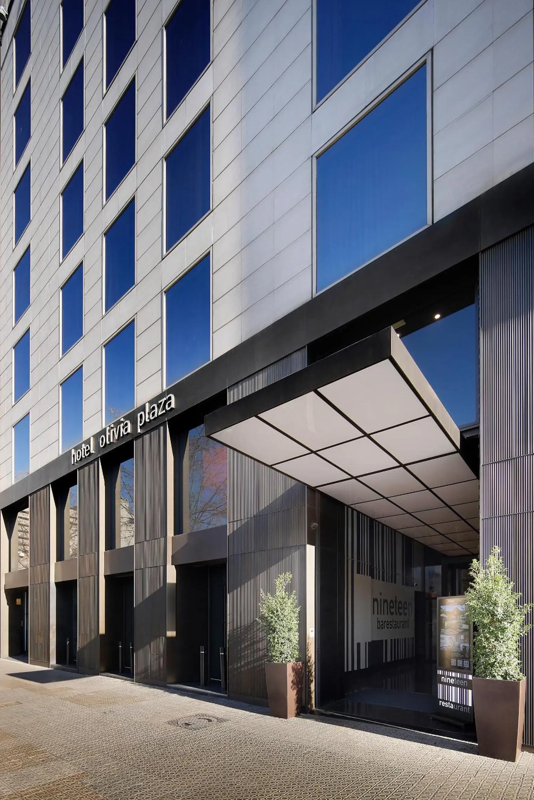 Facade/entrance in Olivia Plaza Hotel Facade/entrance in Olivia Plaza Hotel