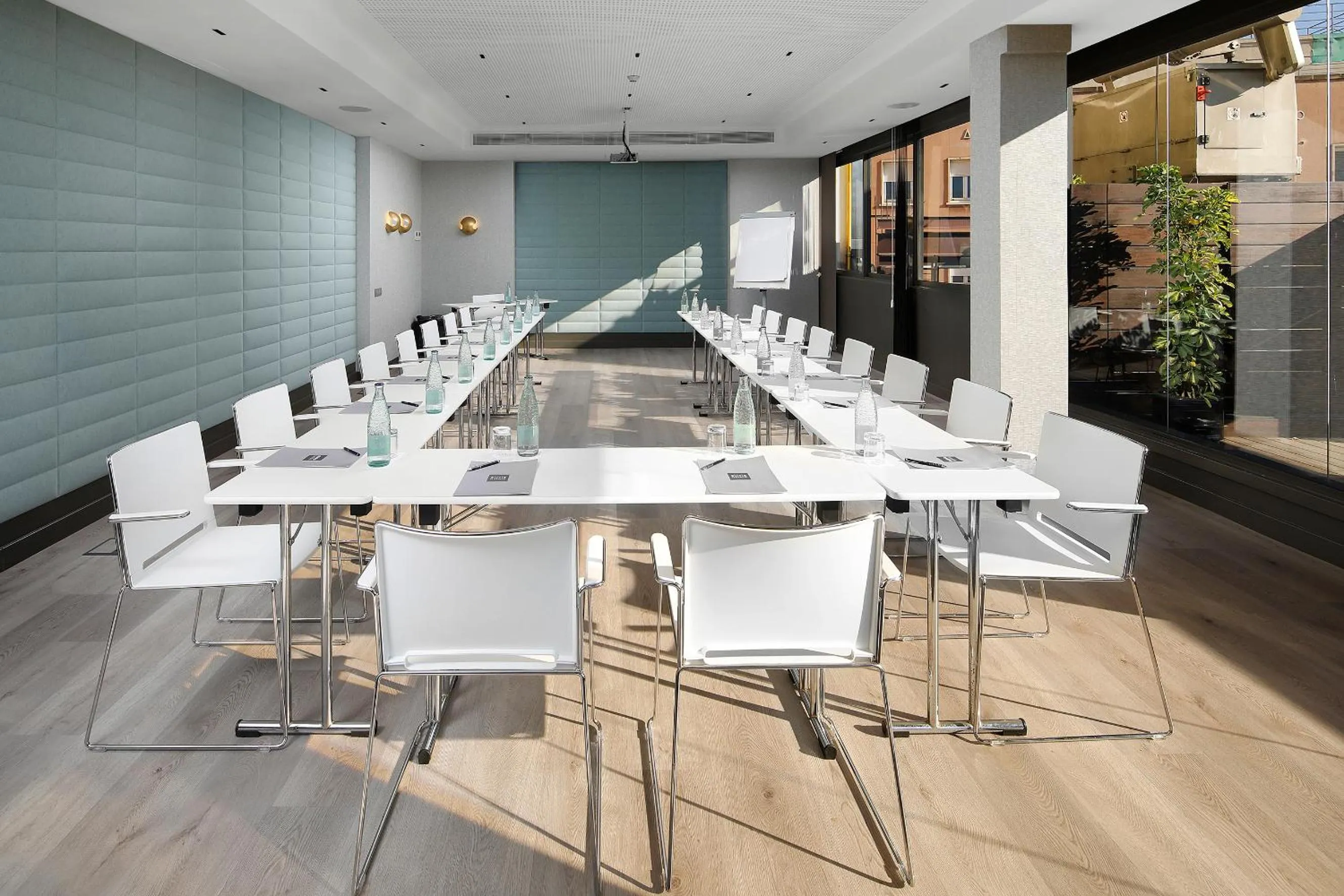 Meeting/conference room in Olivia Plaza Hotel