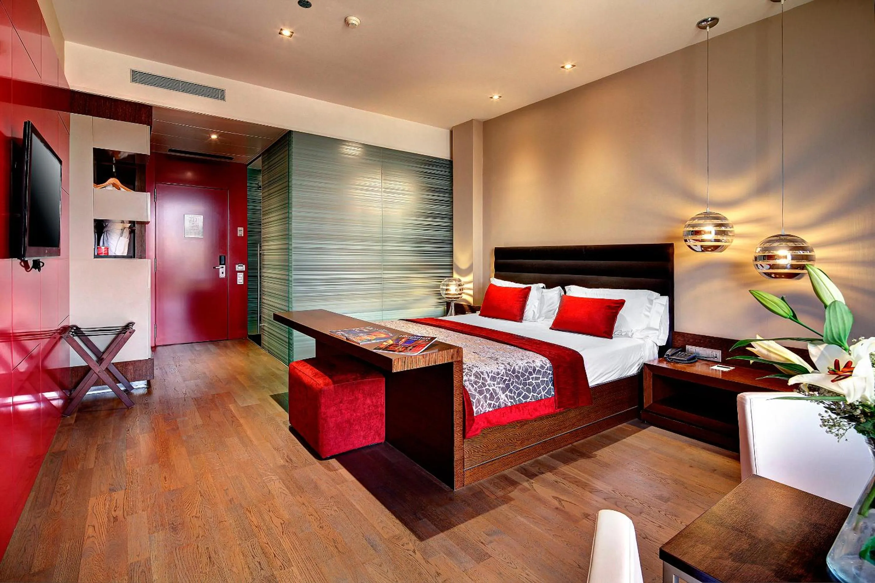 Photo of the whole room, Bed in Olivia Plaza Hotel