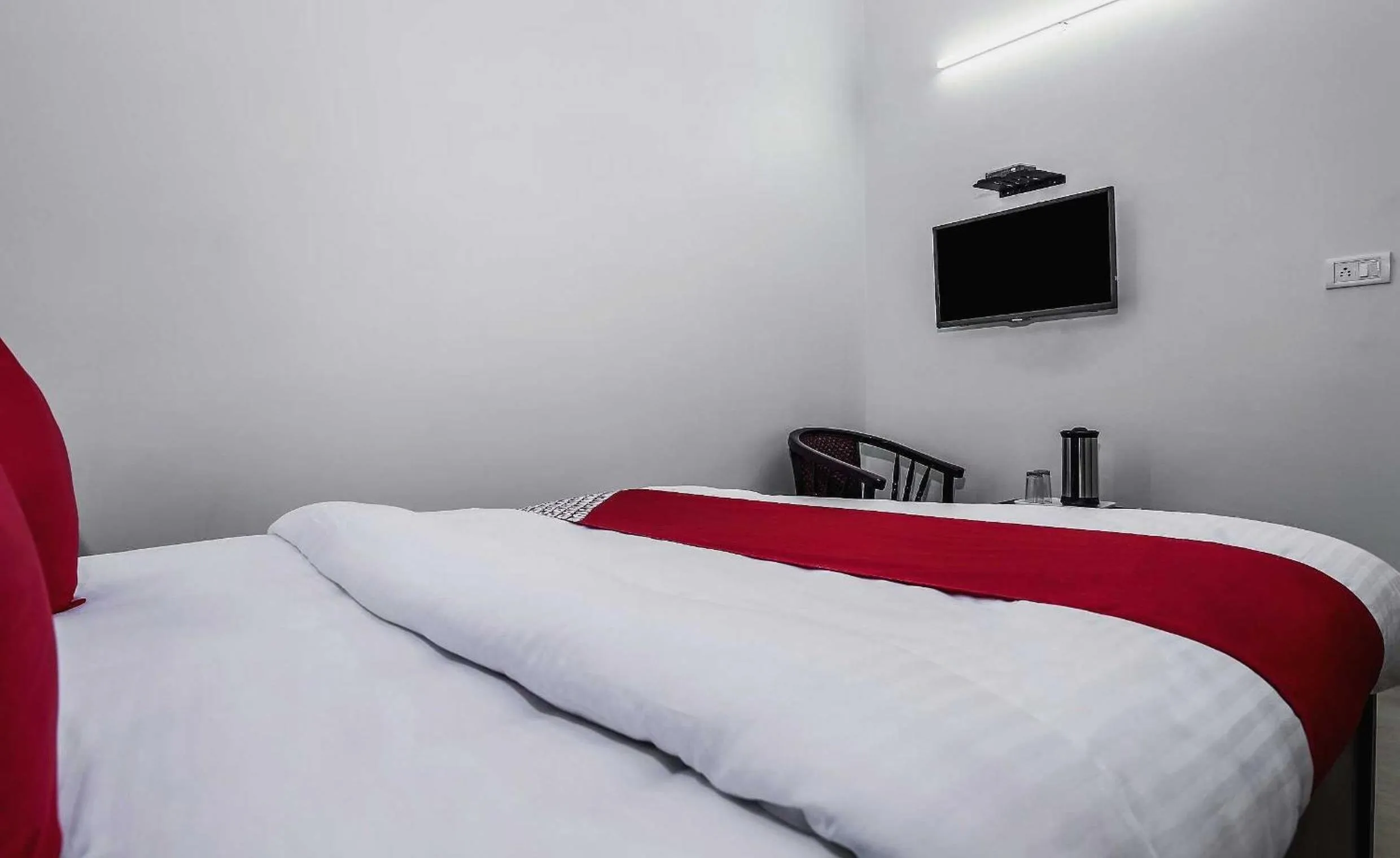 Bedroom in Hotel O Silver Inn-2