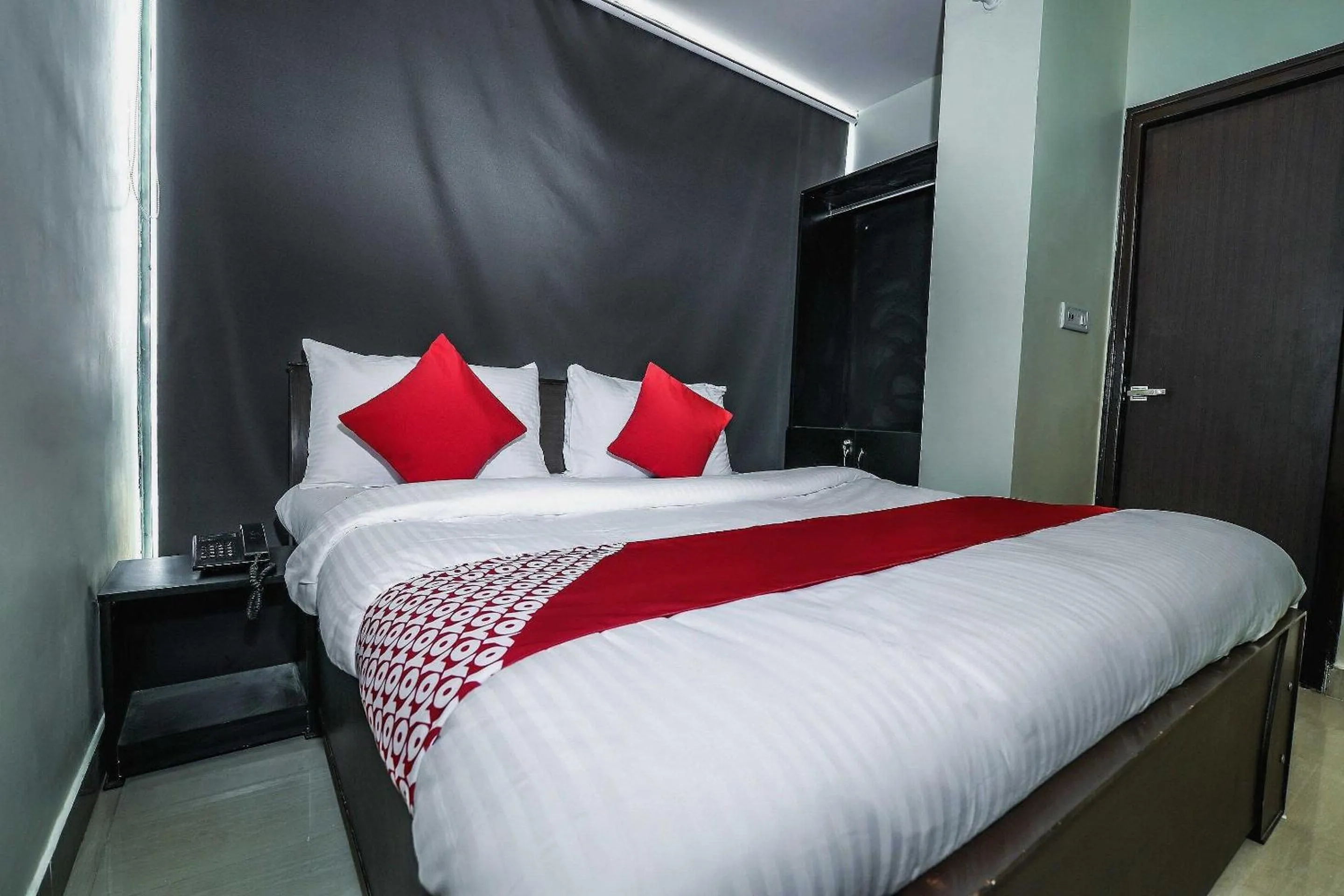 Bedroom in Hotel O Silver Inn-2