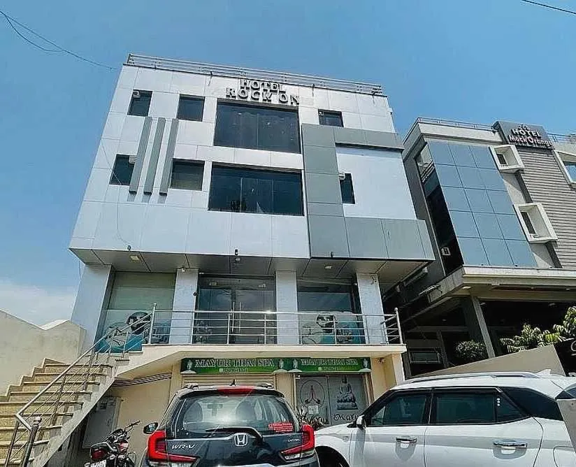 Facade/entrance in Silver Inn-2 Agarwal Farm Mansarovar