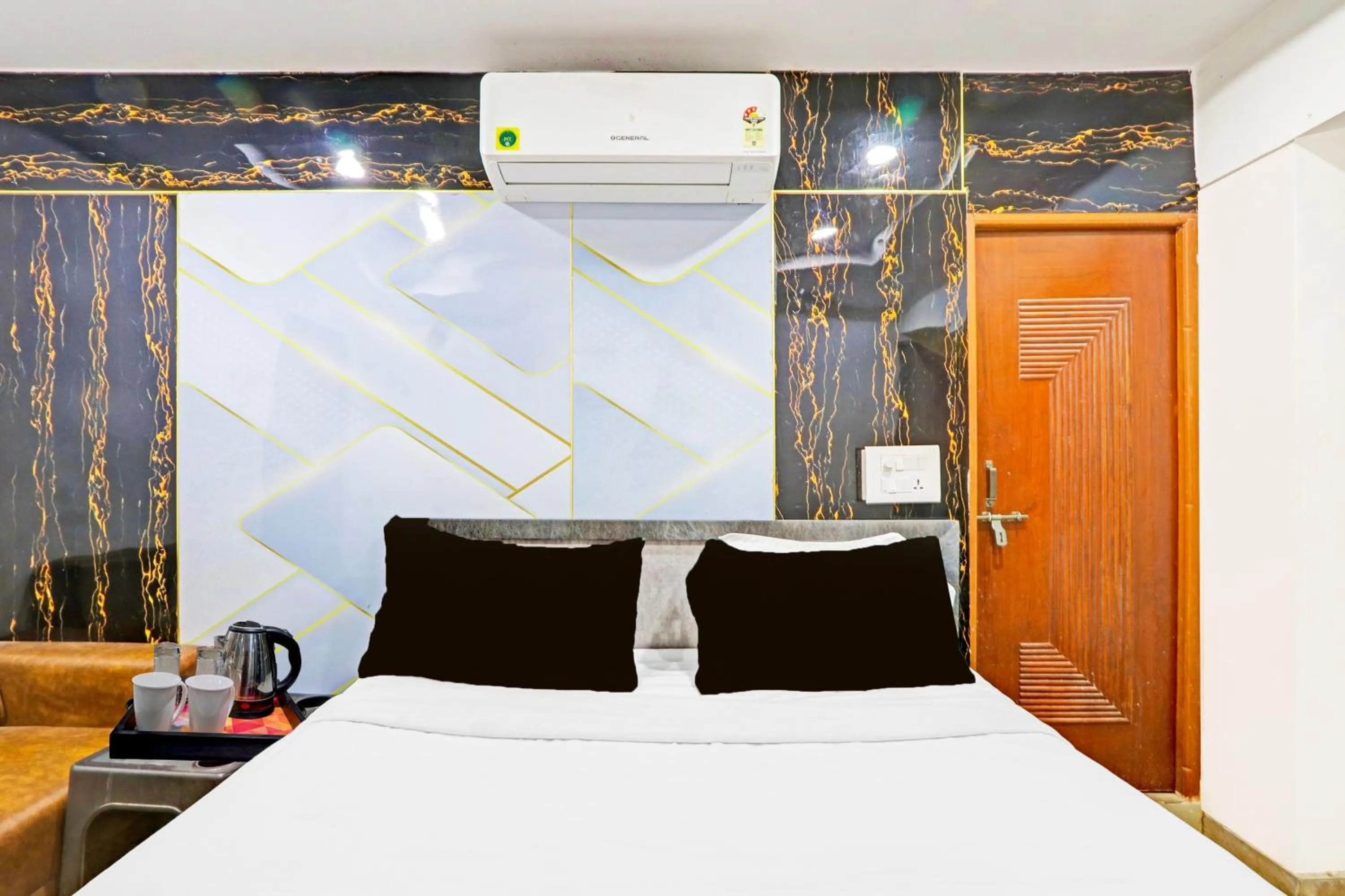 Bedroom, Bed in Super Collection O Warangal Railway Station