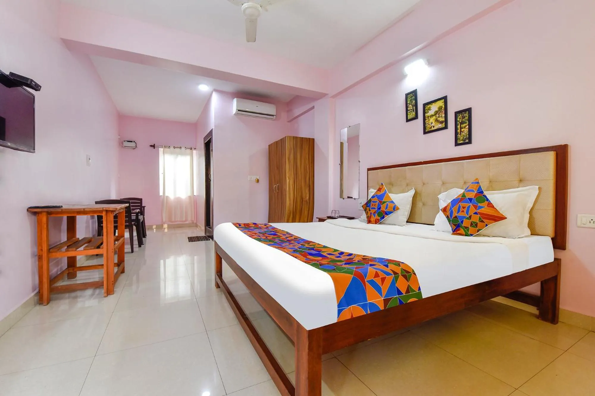 Bed in FabExpress Morjim Paradise - Nr Morjim Beach