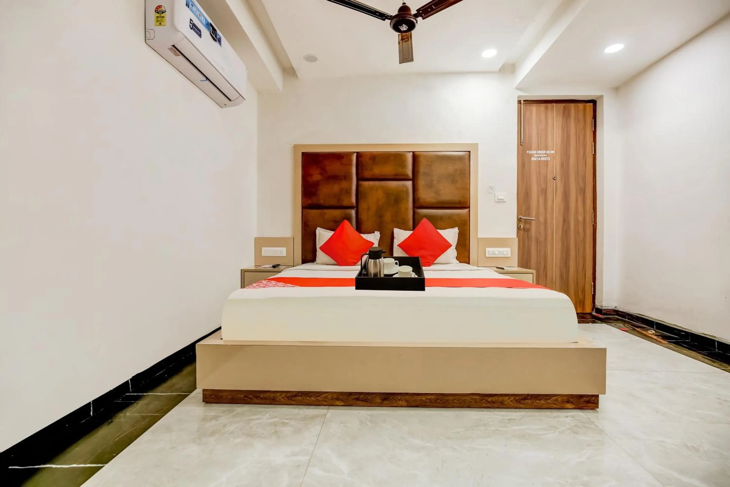 Bedroom in Hotel O Jo Jo