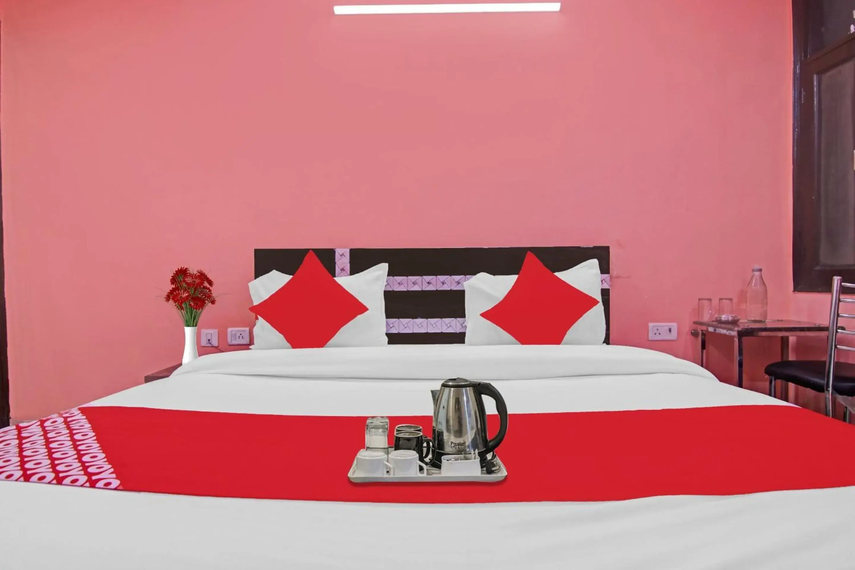 Bedroom, Bed in Super Hotel O Rishabh Inn Bedroom, Bed in Super Hotel O Rishabh Inn