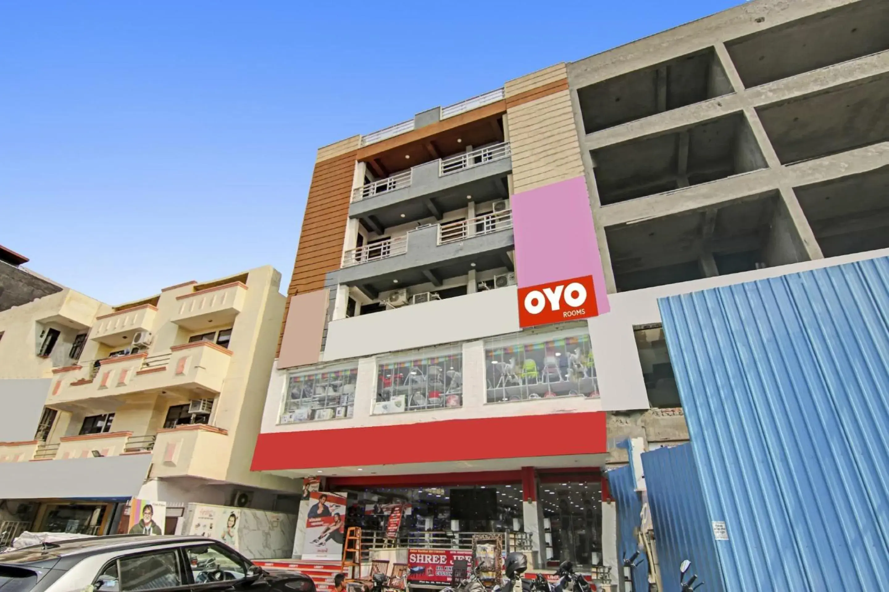 Facade/entrance in Super Hotel O Rishabh Inn Facade/entrance in Super Hotel O Rishabh Inn