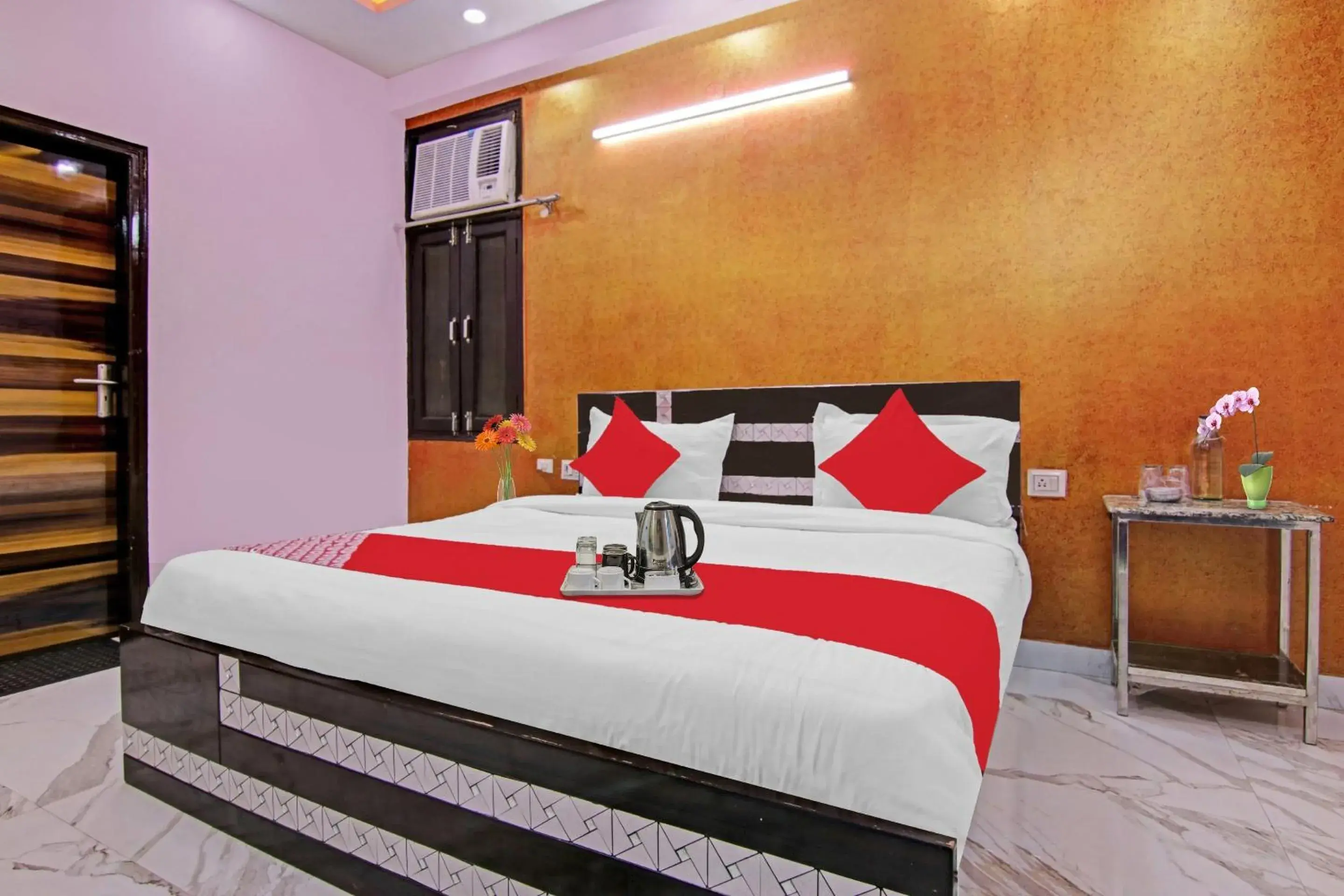 Bedroom, Bed in Super Hotel O Rishabh Inn Bedroom, Bed in Super Hotel O Rishabh Inn