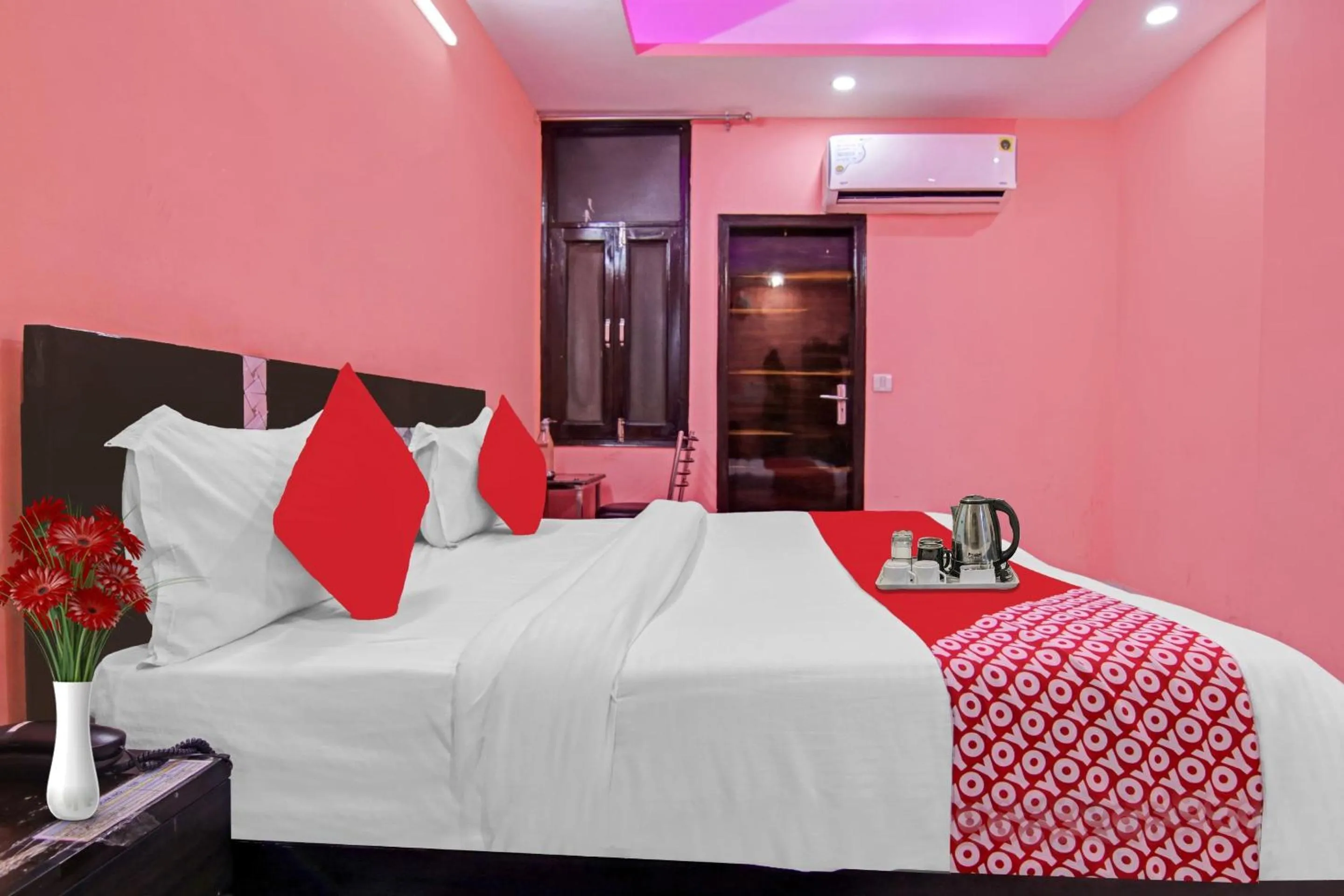 Bedroom, Bed in Super Hotel O Rishabh Inn