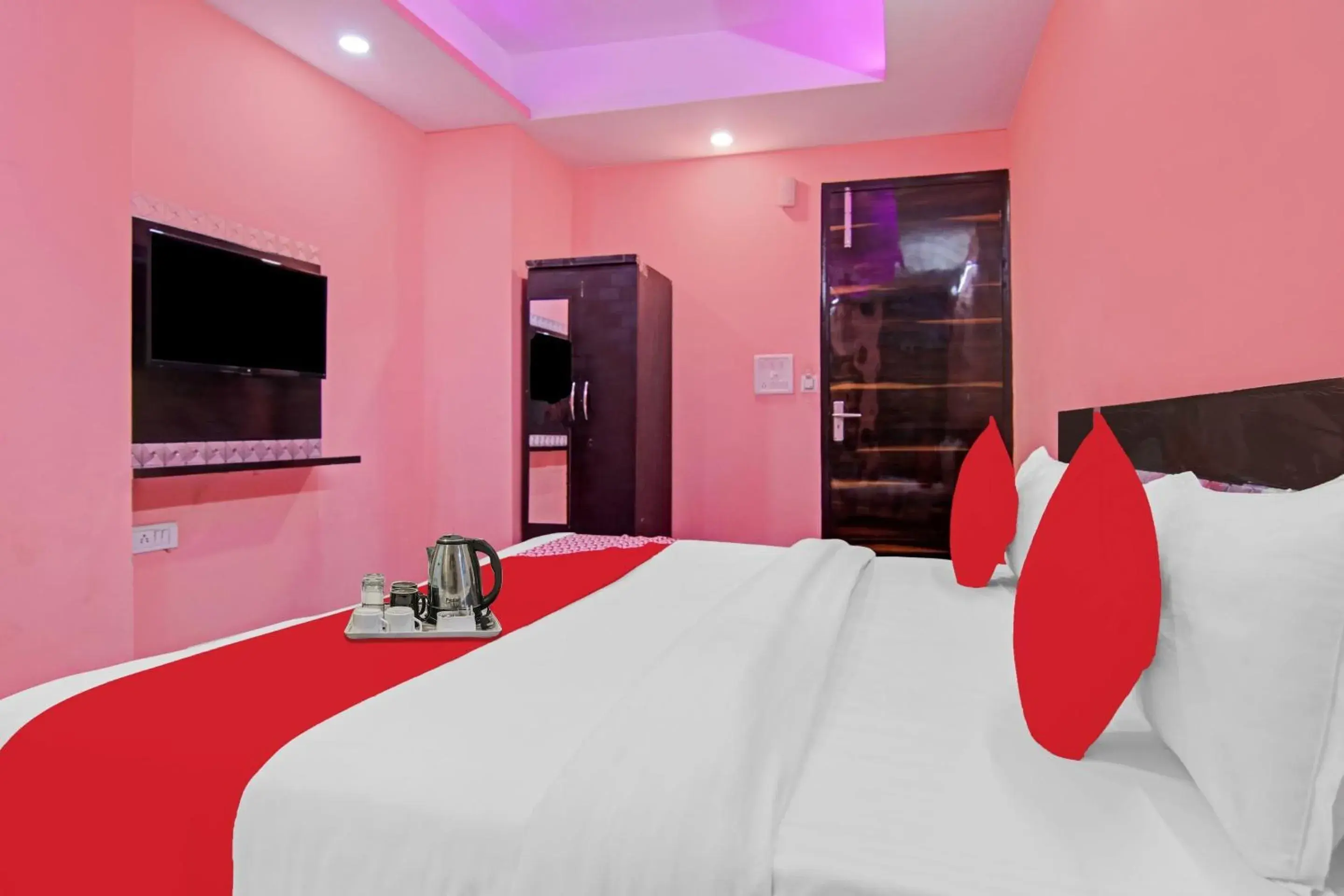 Bedroom, Bed in Super Hotel O Rishabh Inn Bedroom, Bed in Super Hotel O Rishabh Inn