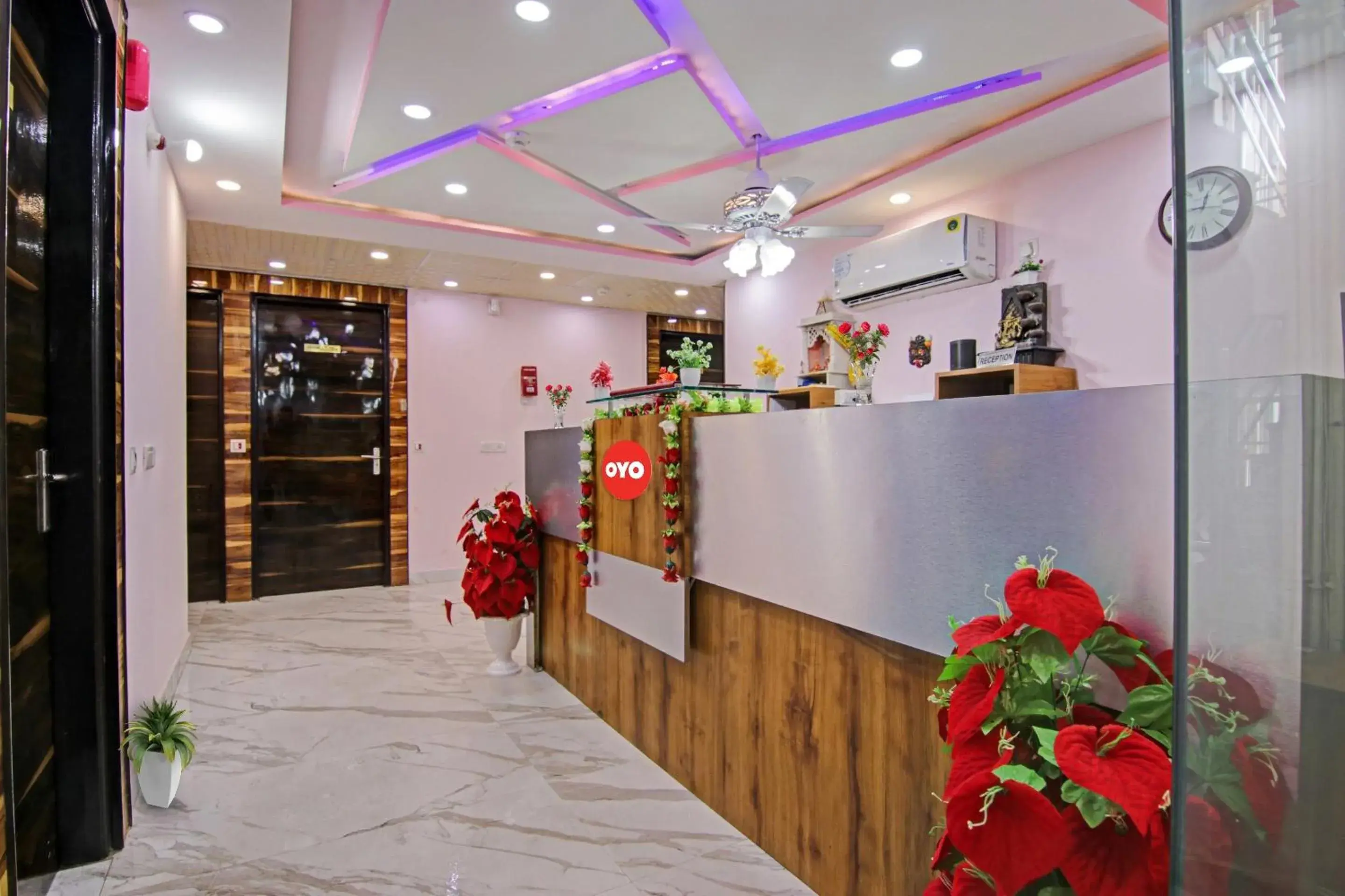 Lobby or reception in Super Hotel O Rishabh Inn Lobby or reception in Super Hotel O Rishabh Inn